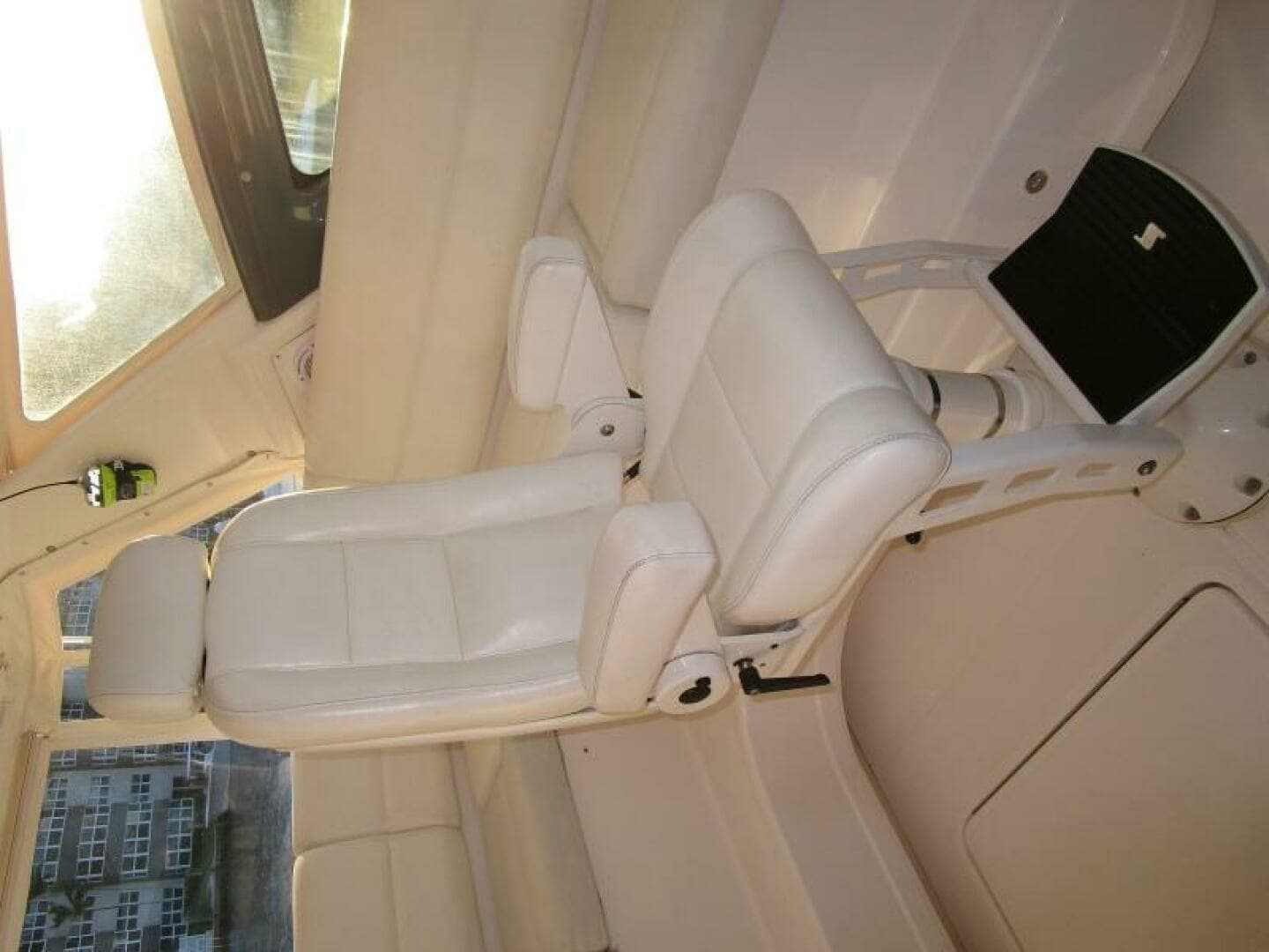 2003 Tiara Yachts 5200 Express - Image 34
