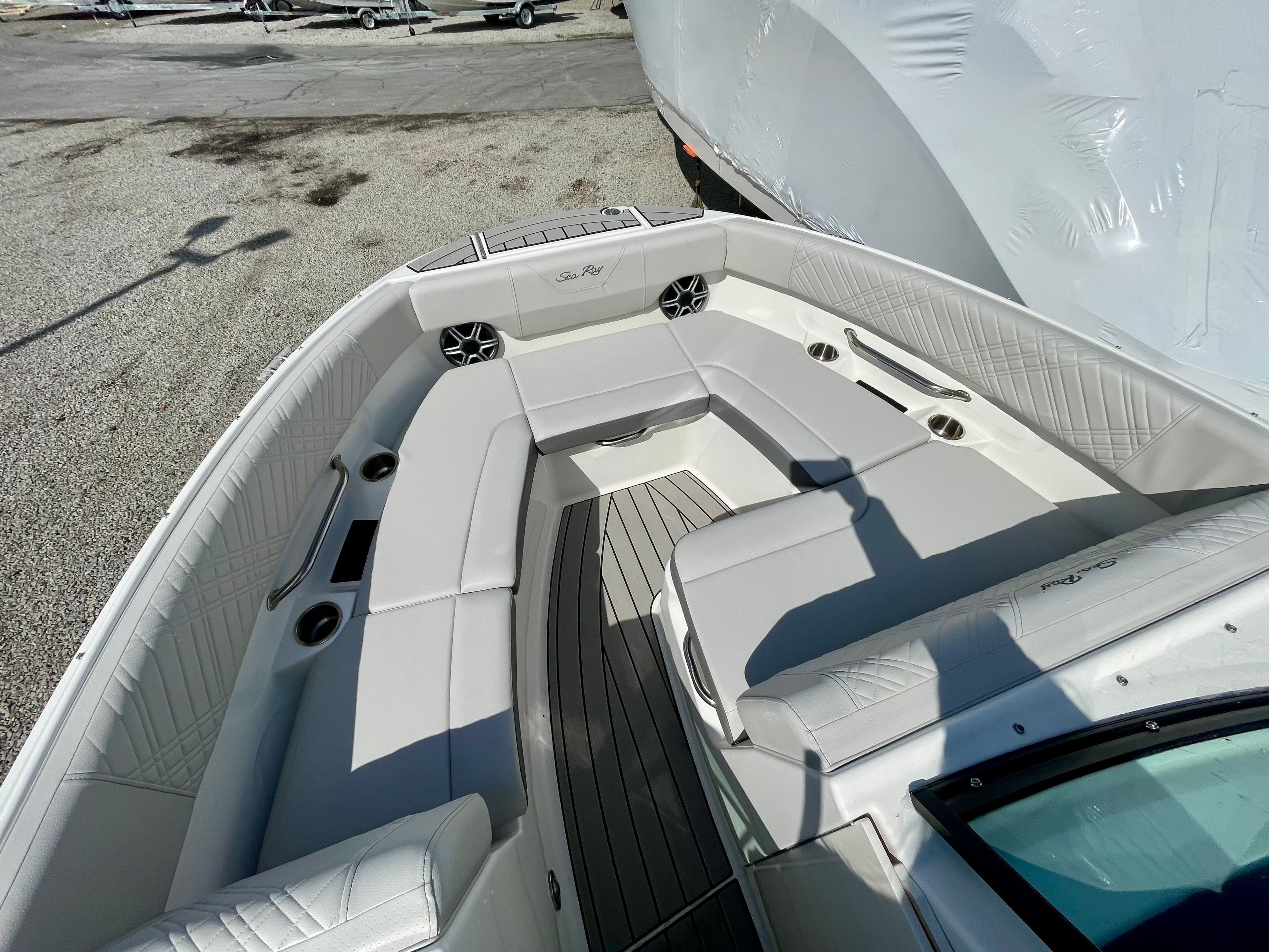 2026 Sea Ray SDX 230 Outboard - 22