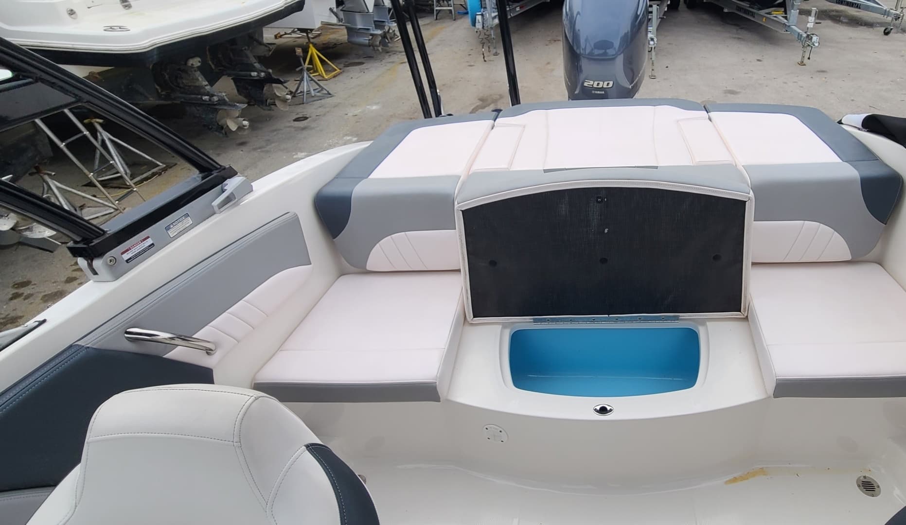 2020 Chaparral 21 SSI OB - Image 17