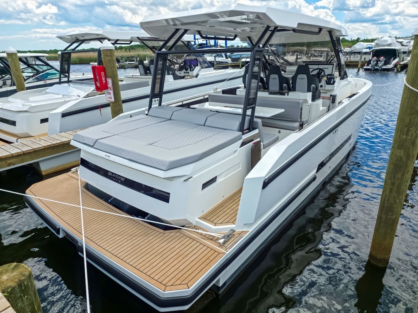 2026 De Antonio Yachts D32 - Image 10