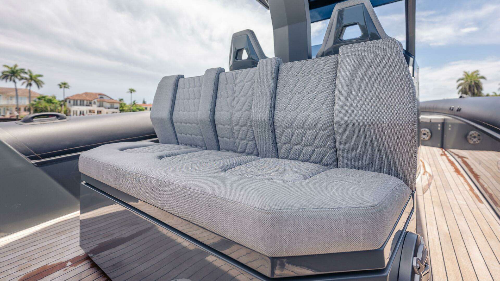 2025 Skipper 38 Sunbed - Image 21