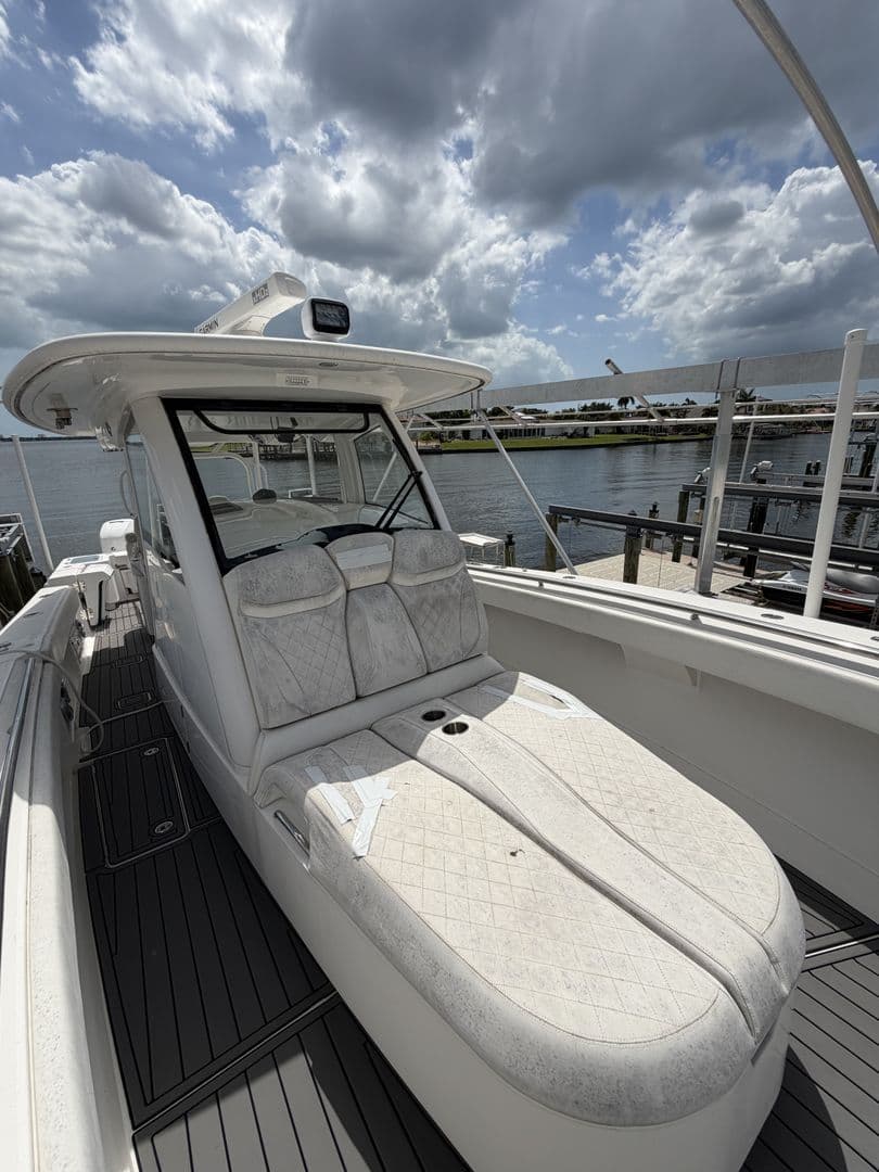 2018 Blackwater 43 Sportfish - 32