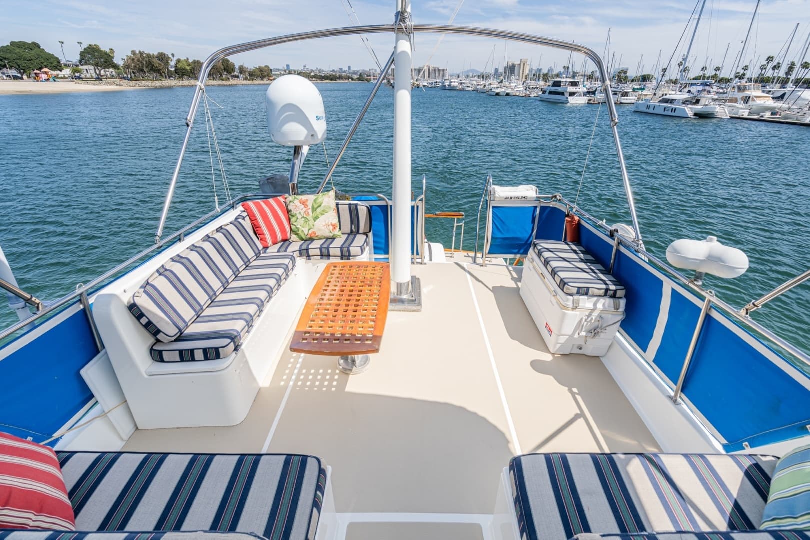 1987 Grand Banks 47 motoryacht - Image 26