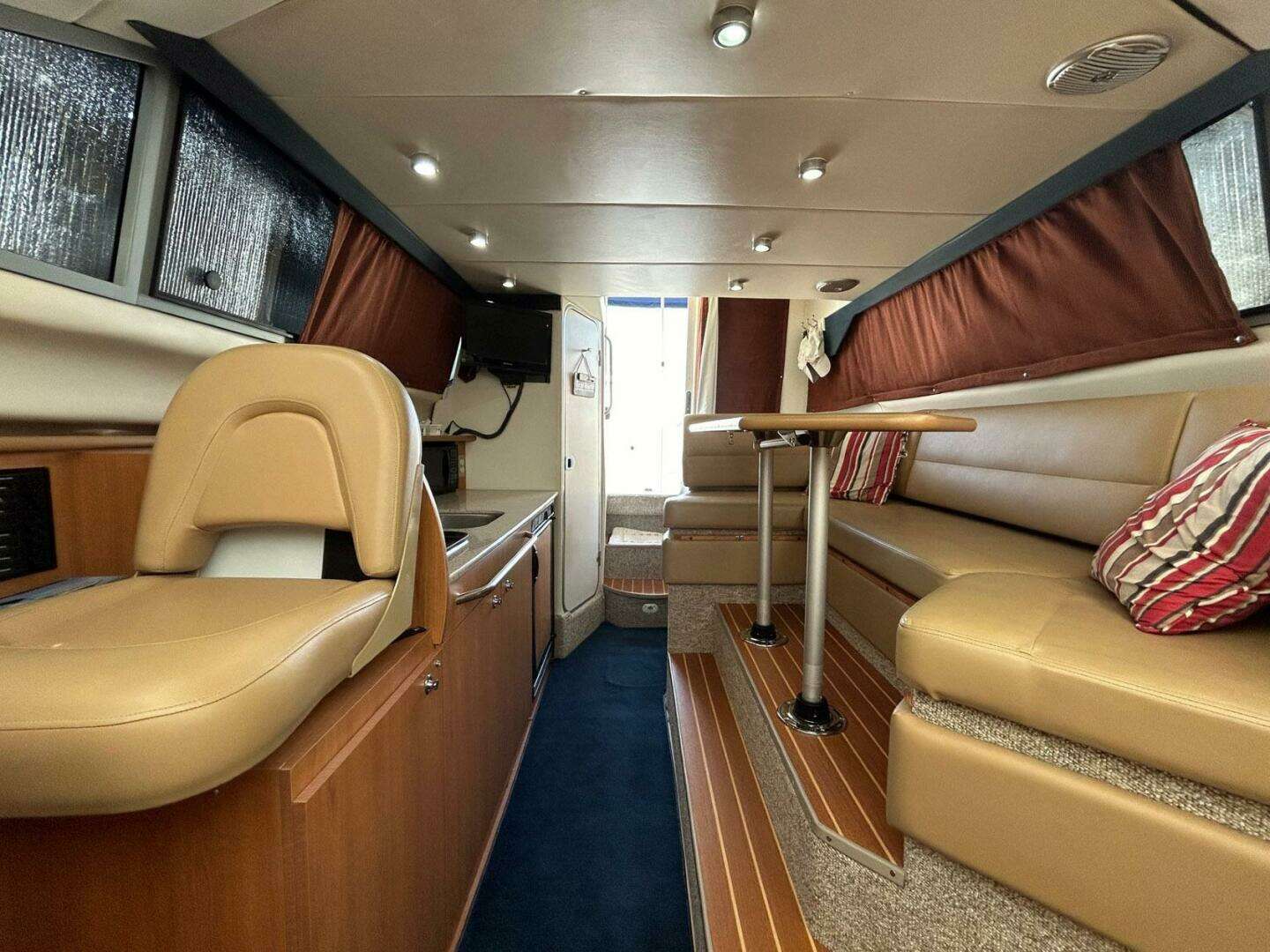 2008 Bayliner Discovery 288 - Image 8