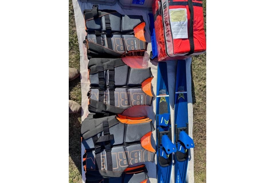 Life jackets, water skis, and safety gear for Zodiac Medline 7.5 GT 2024.