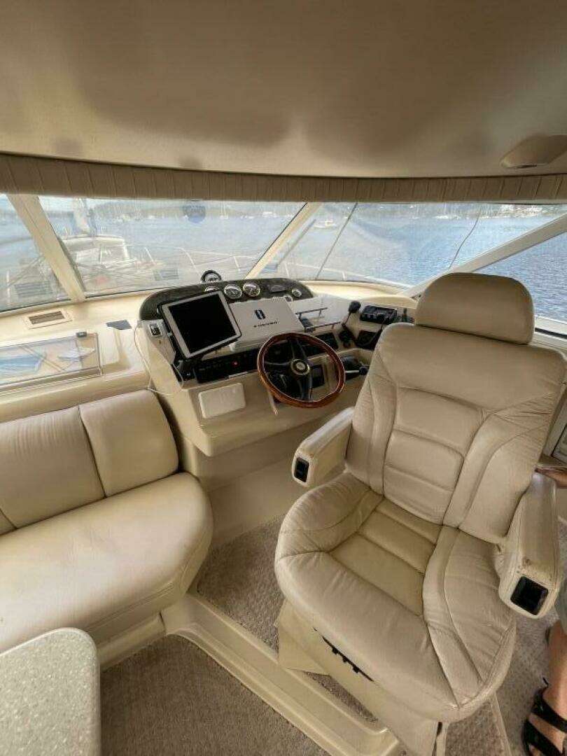2001 Cruisers Yachts 5000 Pilothouse - Image 8