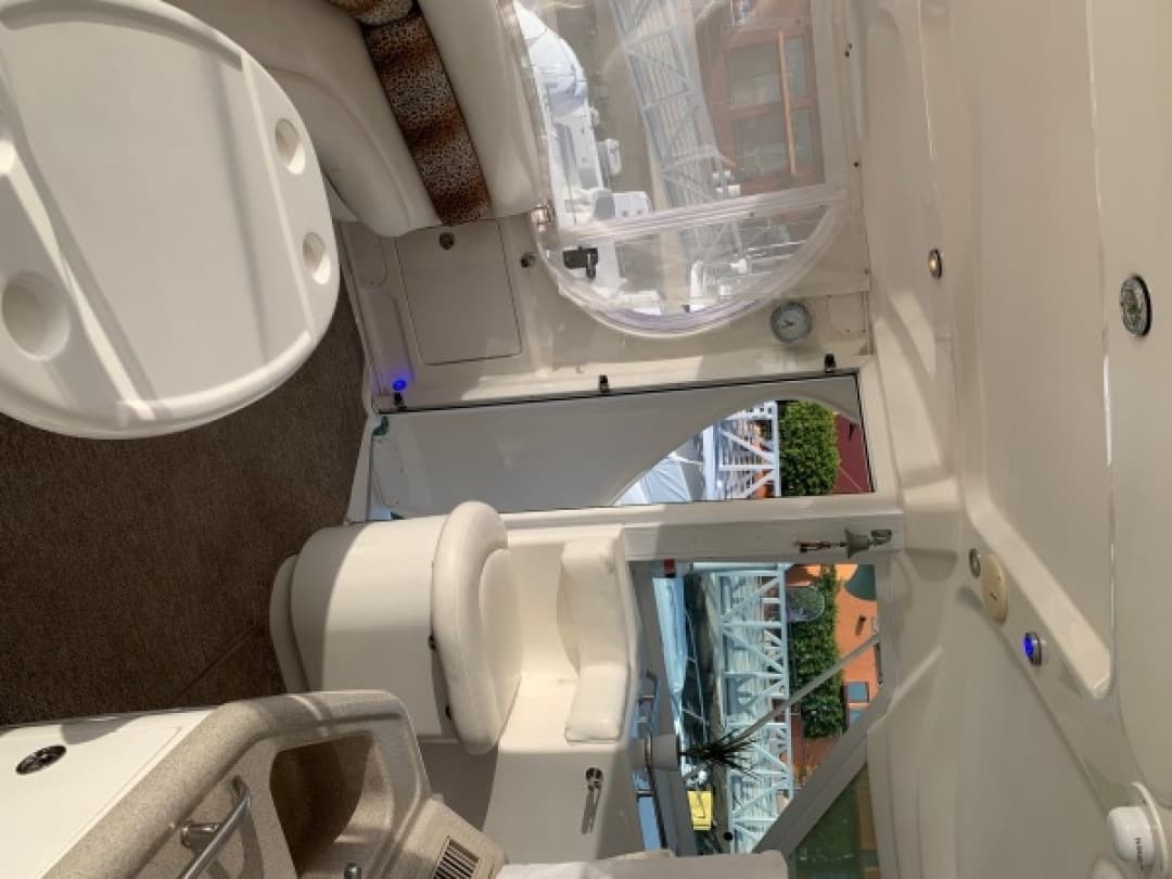 2004 Sea Ray 390 Motor Yacht - Image 15