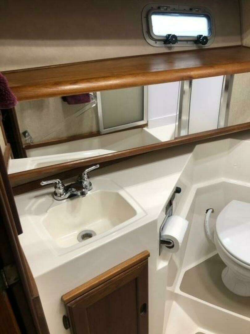 1985 Bayliner 4550 Motoryacht - Image 43