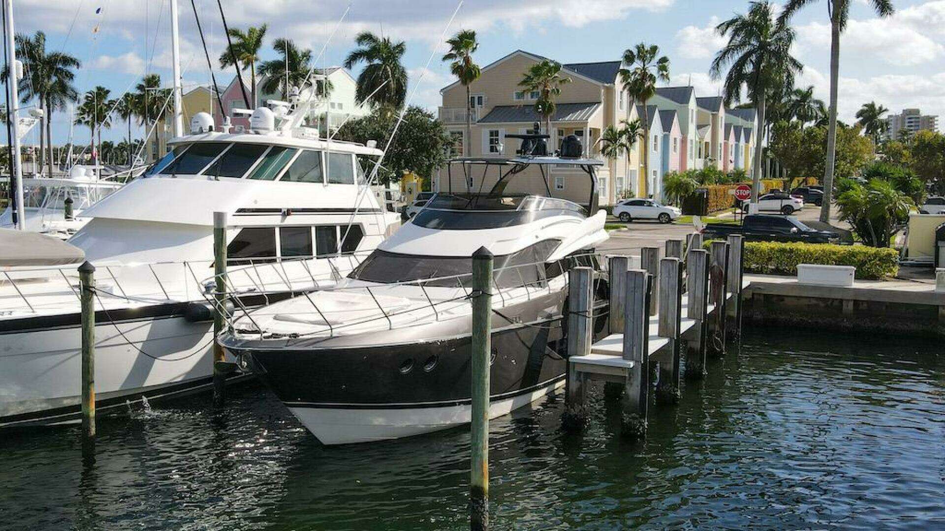 2016 Marquis 660 Sport Yacht - Image 6