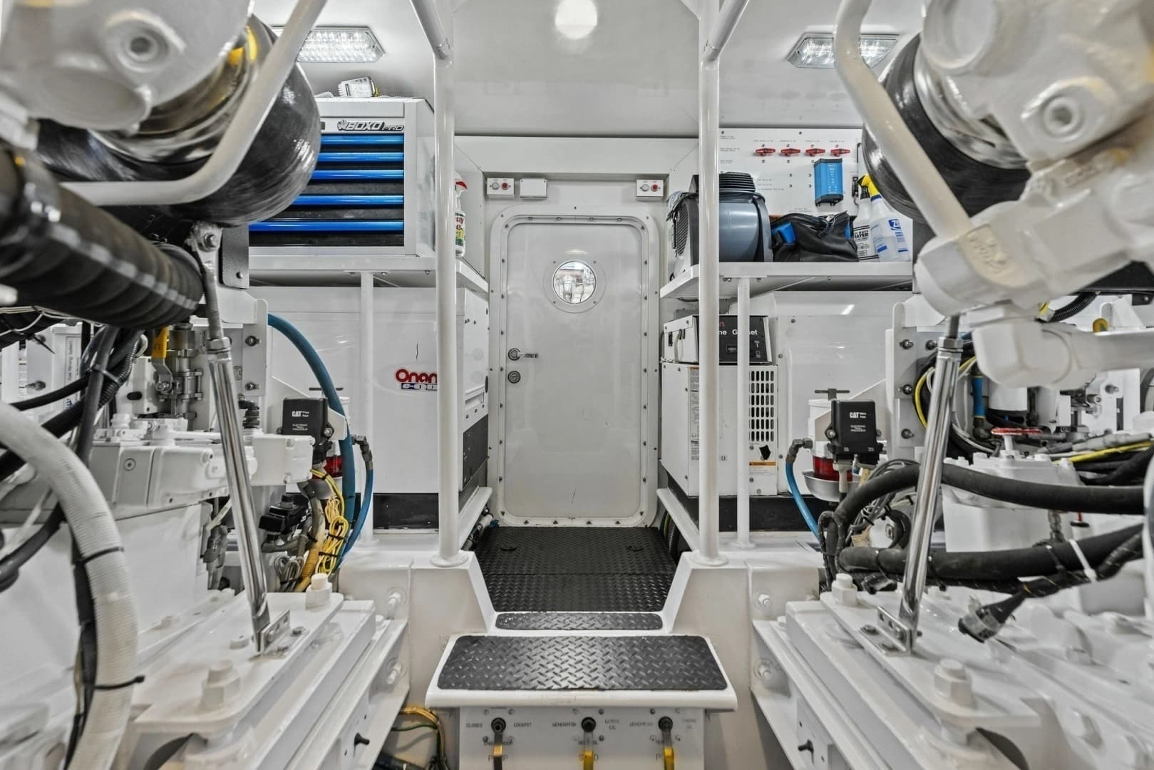2008 Viking 68 Skybridge - Image 69
