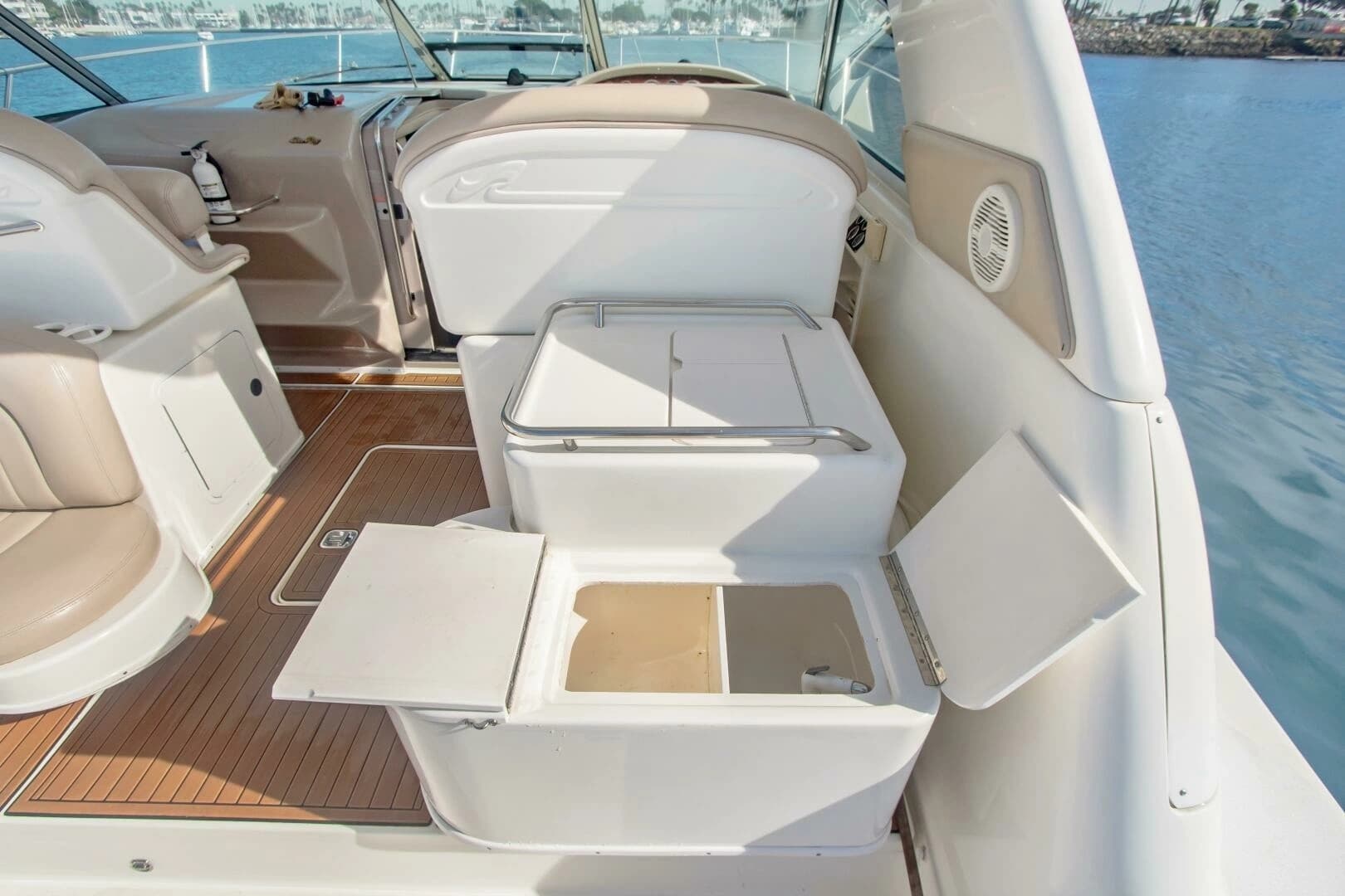 2000 Sea Ray 370 Express Cruiser - Image 58