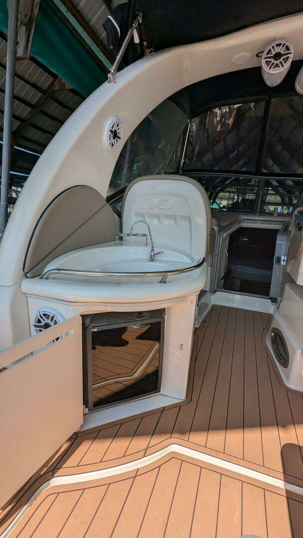 2004 Sea Ray 340 Sundancer - Image 7