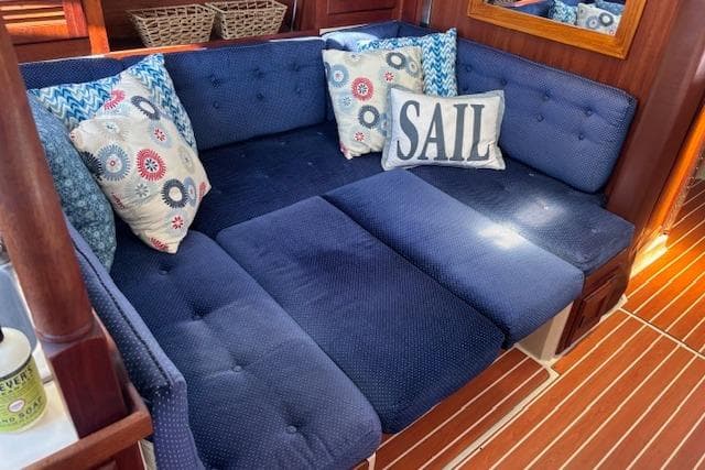 Convertible Main Dinette