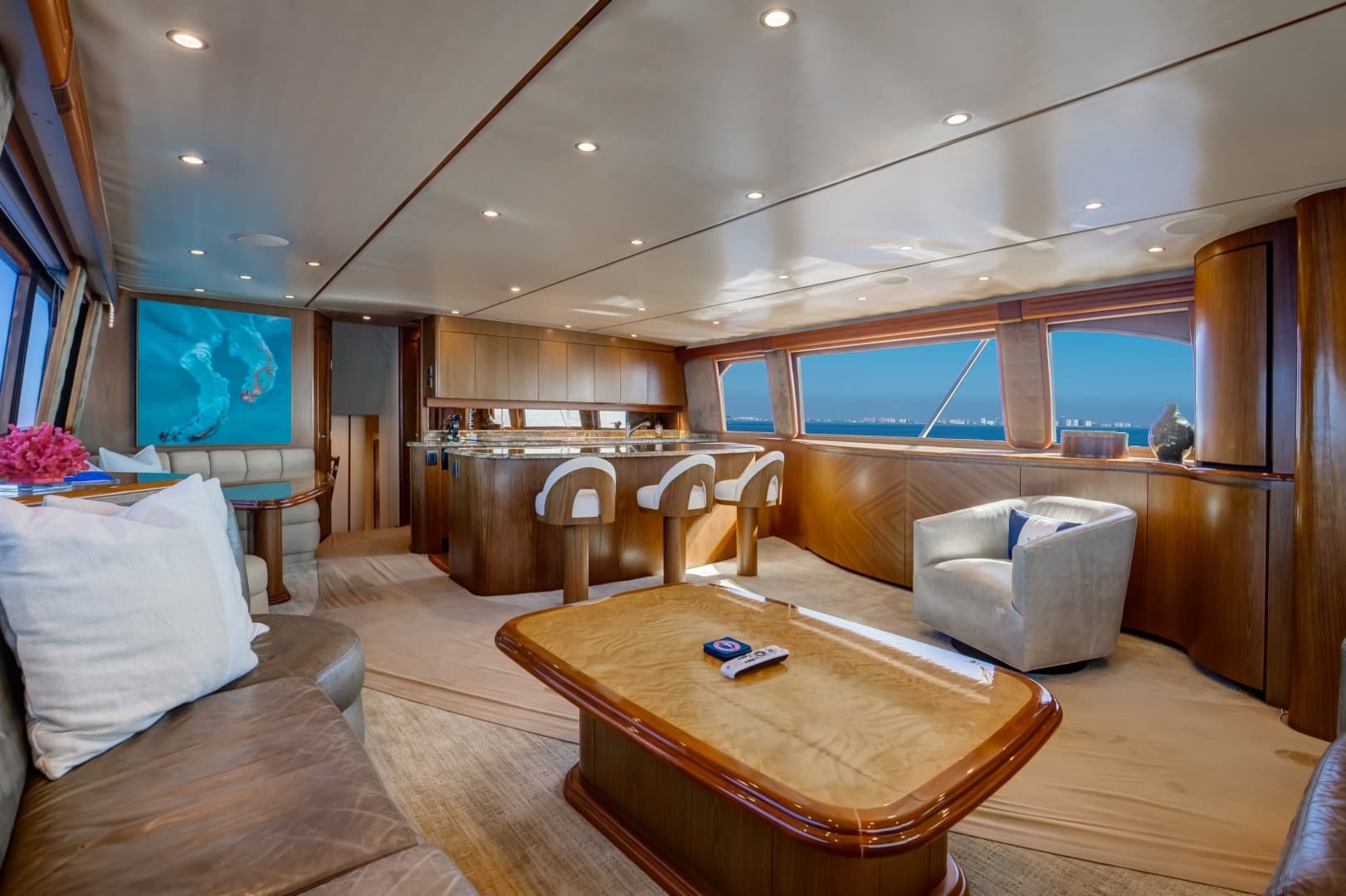 2010 Viking 82 Convertible - Image 6