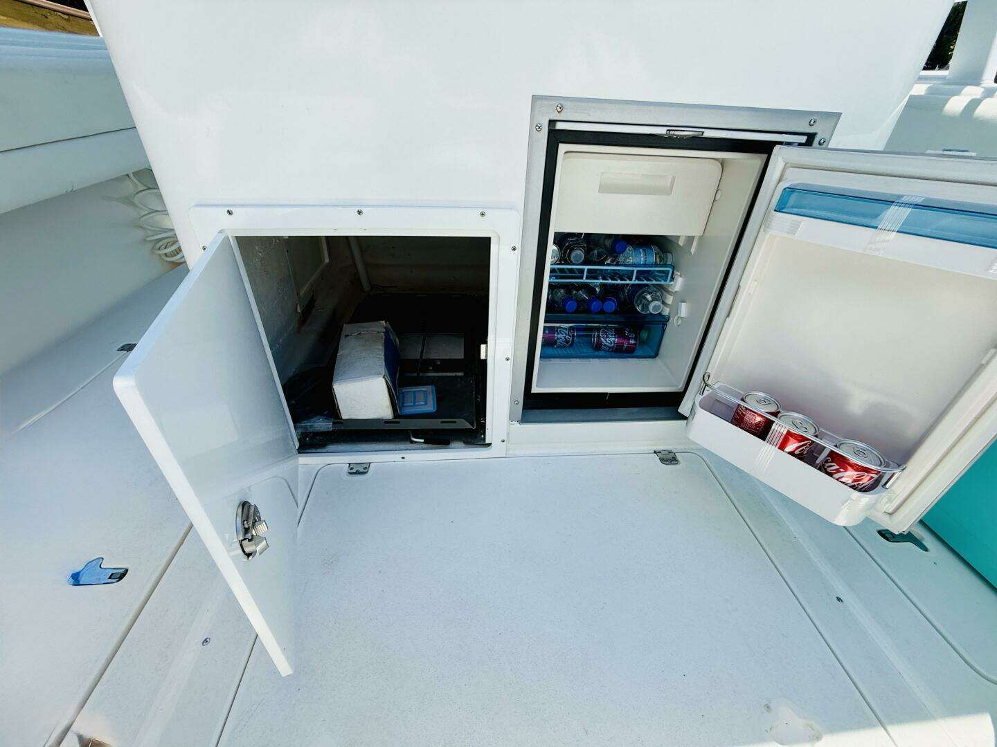 2003 Intrepid 377 - Image 24