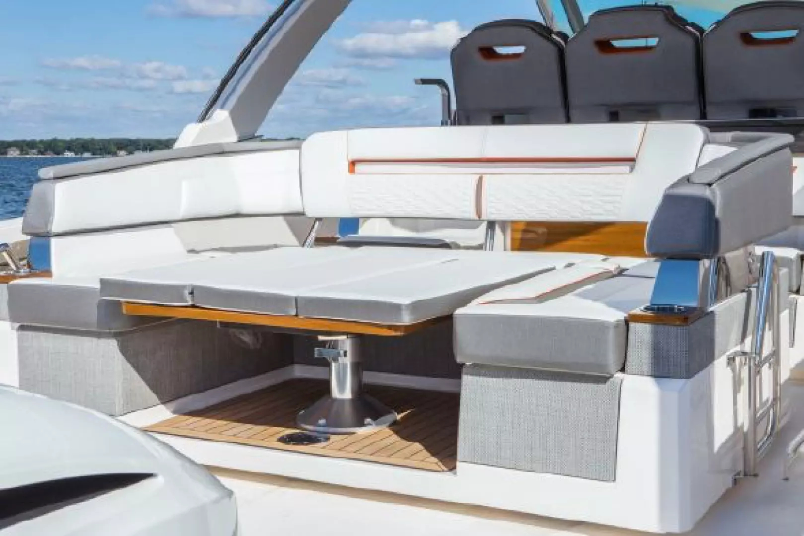 2021 Tiara Sport 38LS - Image 12