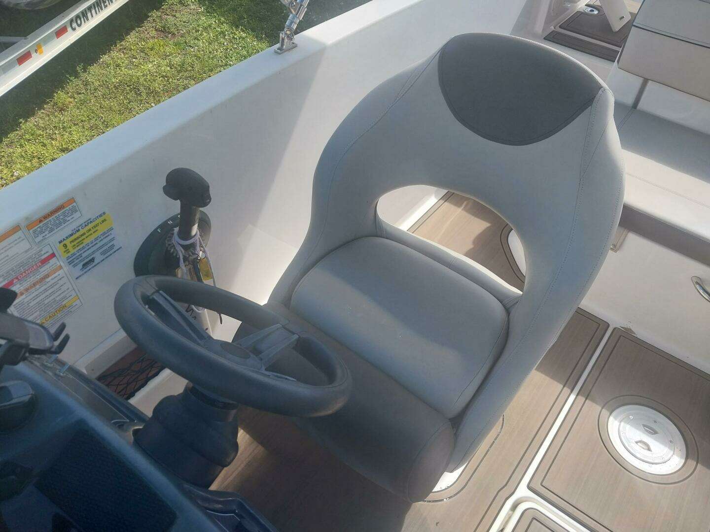 2017 Bayliner VR5 - Image 6