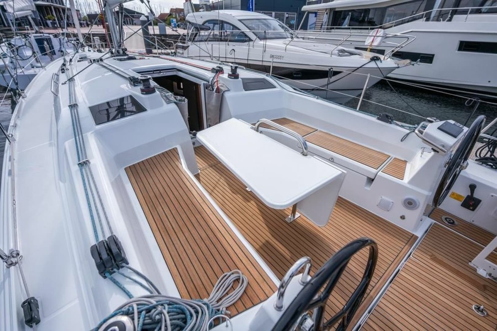 2026 Beneteau Oceanis 37.1 FIRST LINE - Image 7