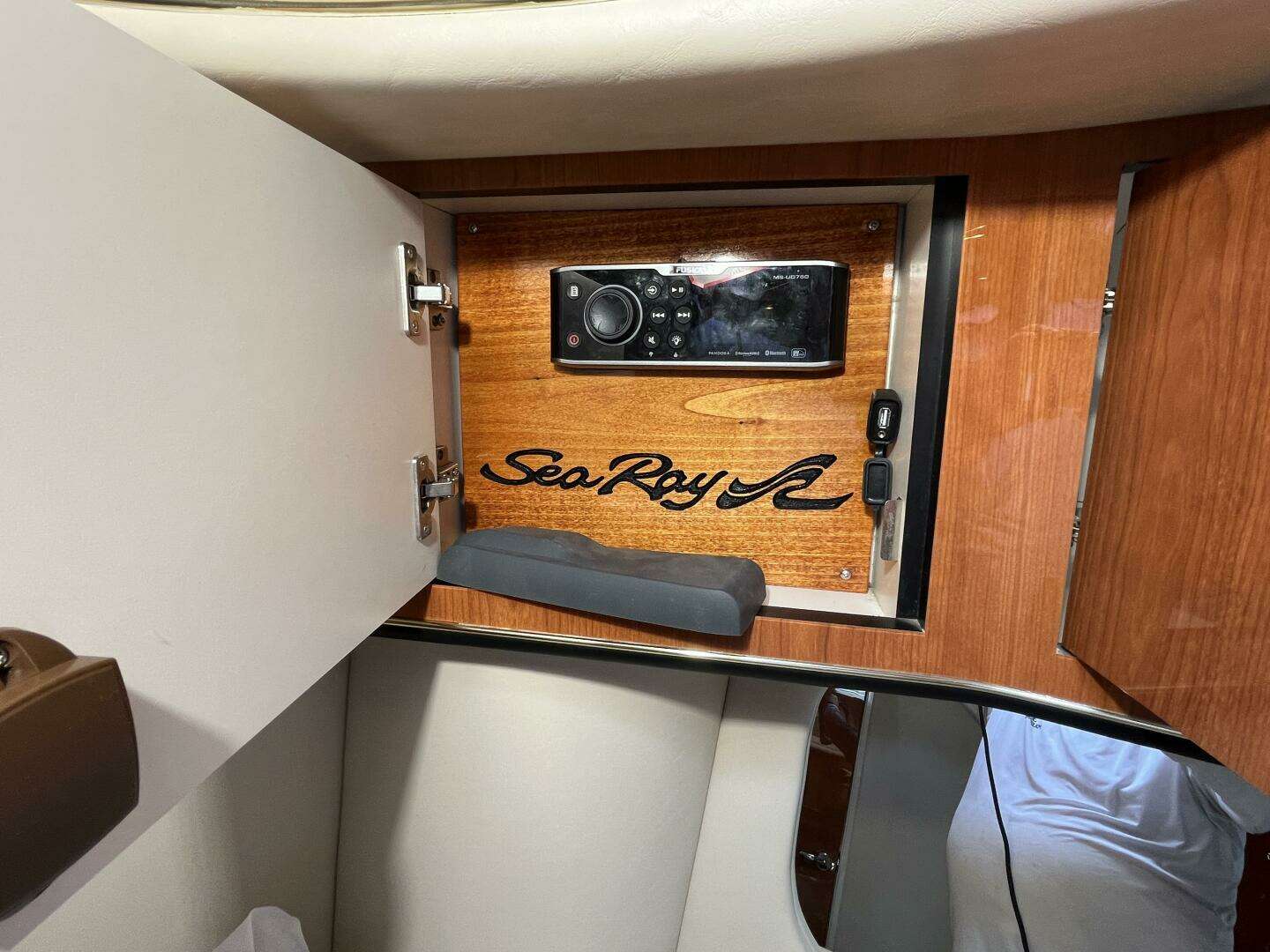 1999 Sea Ray 400 Sundancer - Image 65