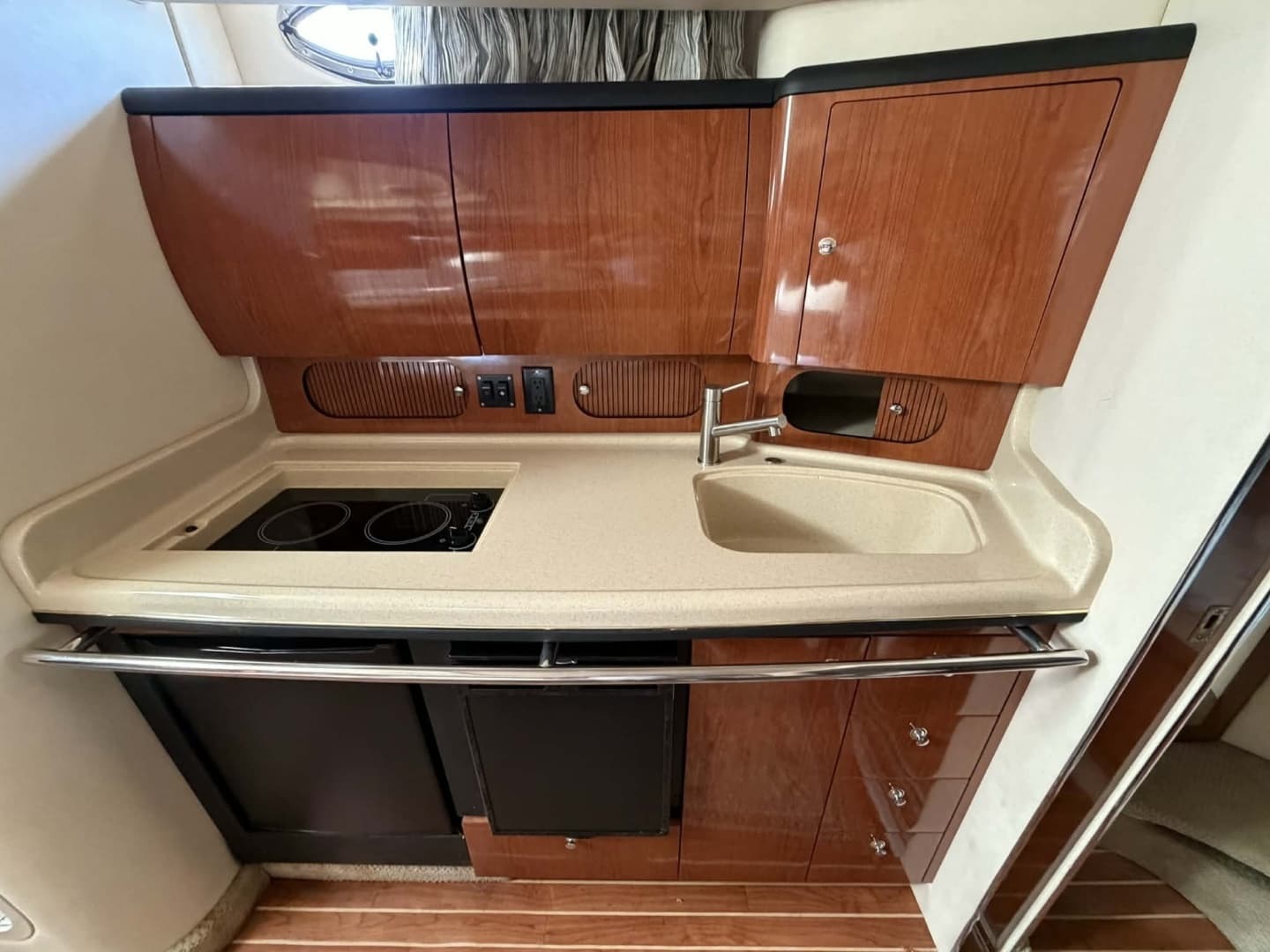2002 Sea Ray 36 Sundancer - Image 23