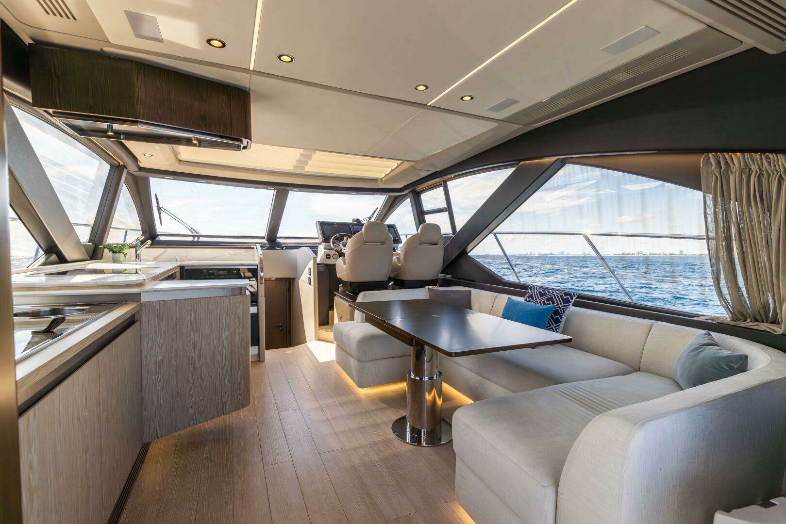 2021 Azimut S6 Sport Fly - Image 3