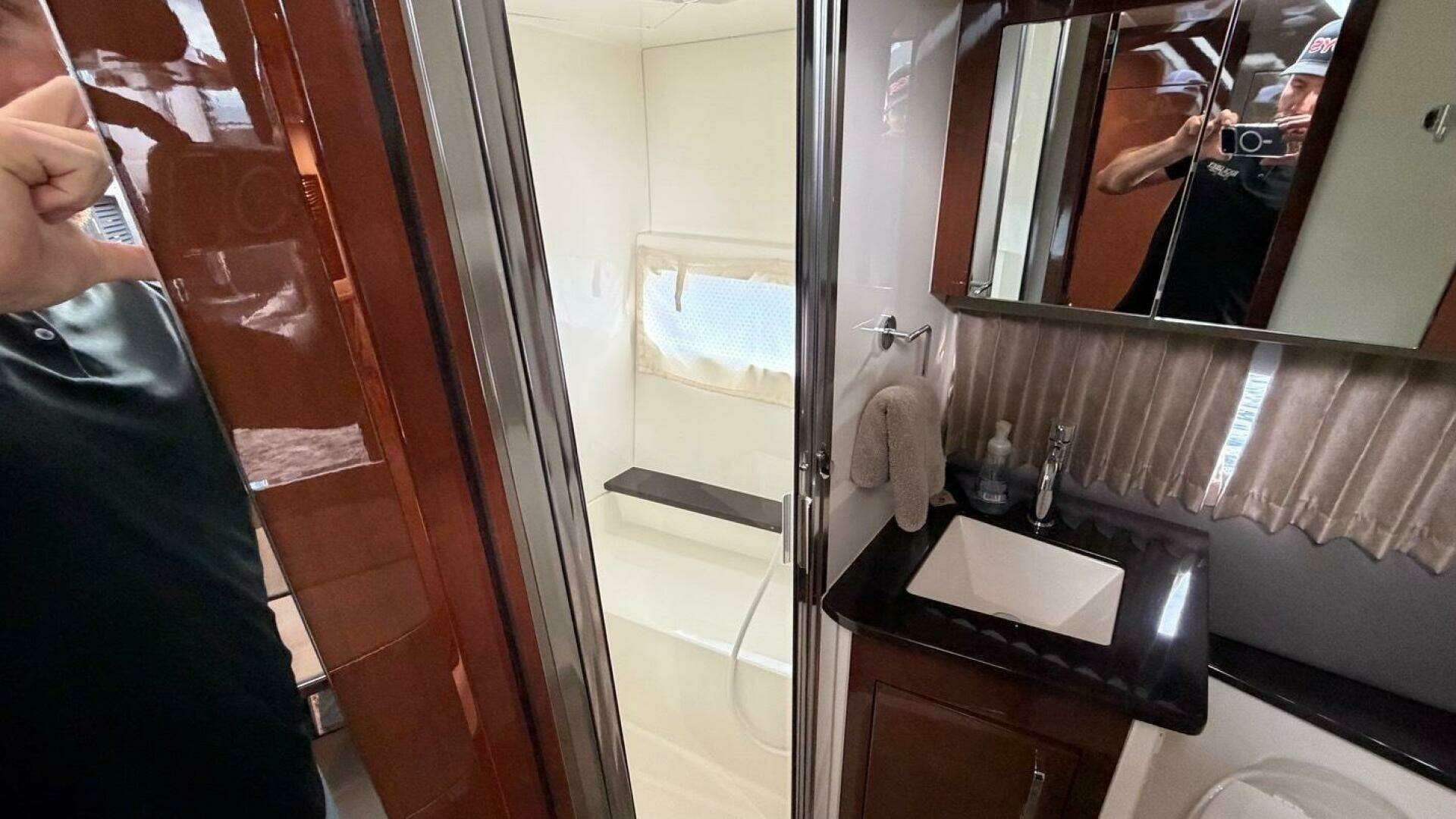 2019 Carver C34 - Image 13