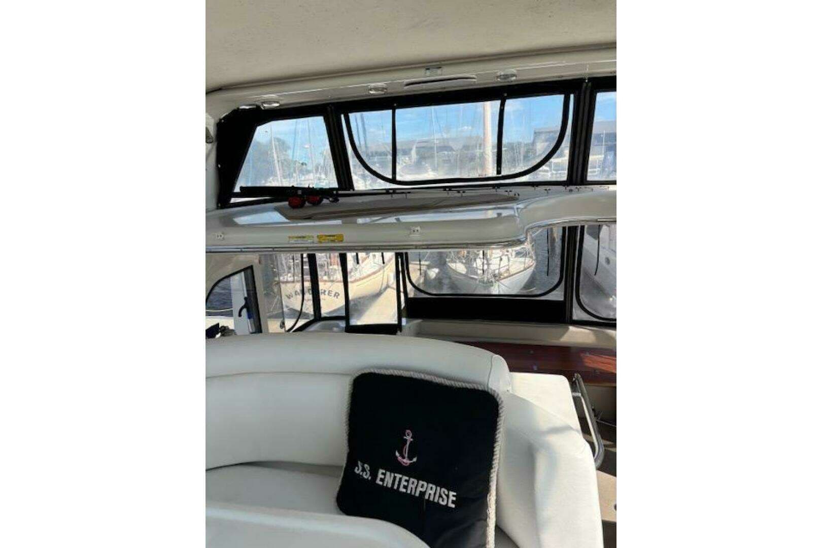 2004 Carver 466 Motor Yacht - Image 23