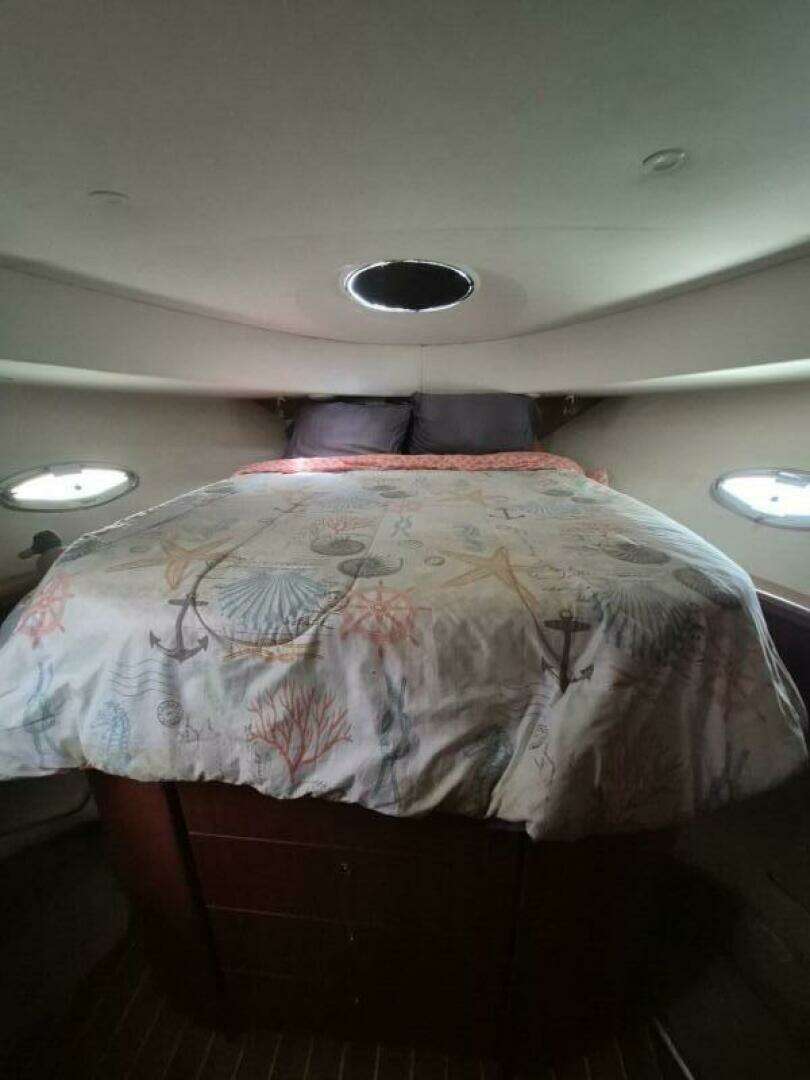 2002 Silverton 38 Convertible - Image 33
