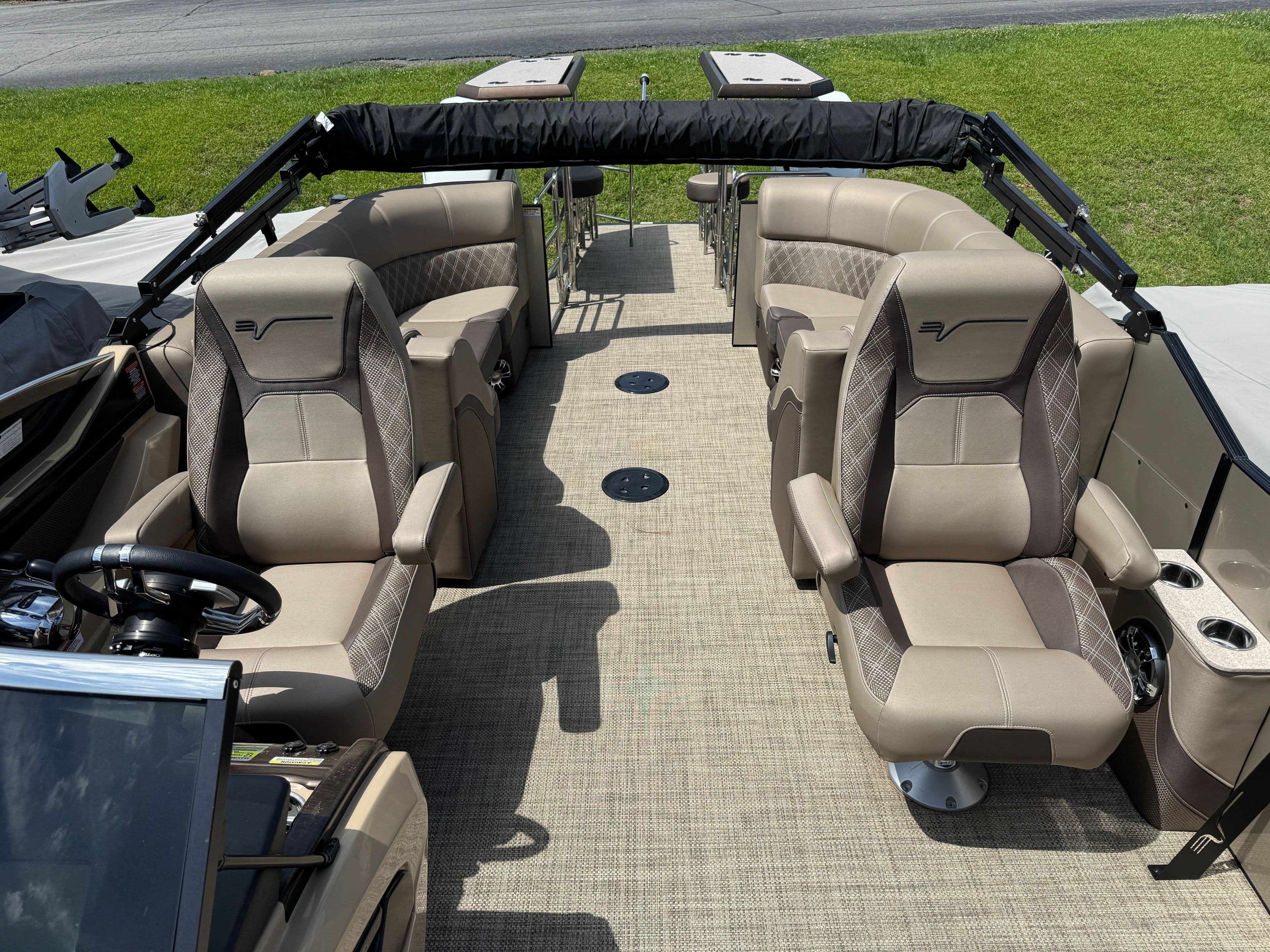 2023 VANDERBILT 700T - Image 5