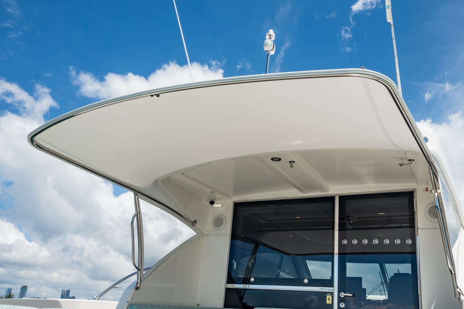2016 Riviera 5000 Sport Yacht - Image 40