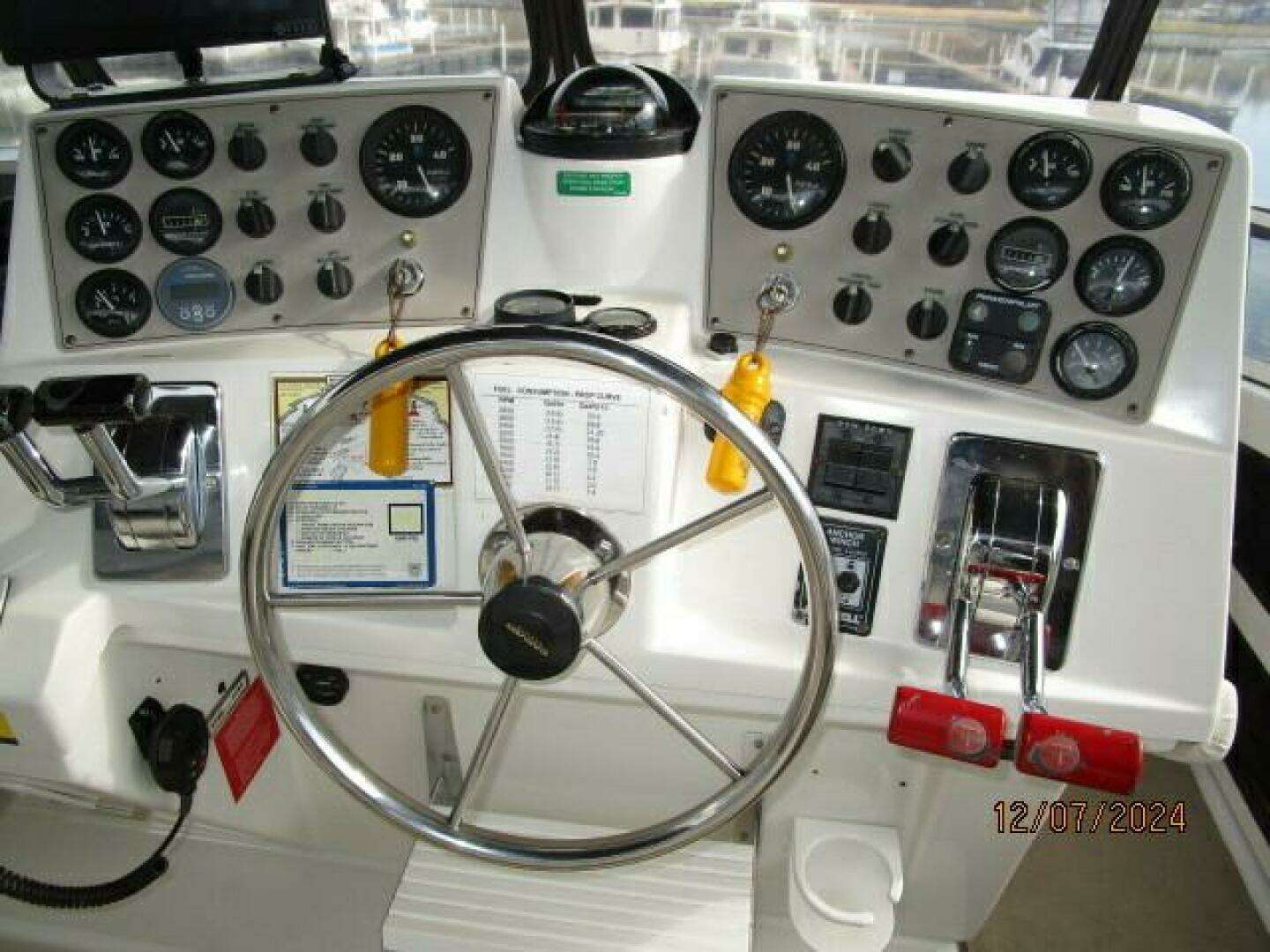 1999 Carver 40 Cockpit - Image 17
