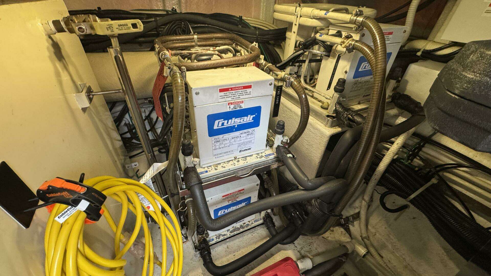 2007 Jefferson 52 Pilothouse SE - Image 40