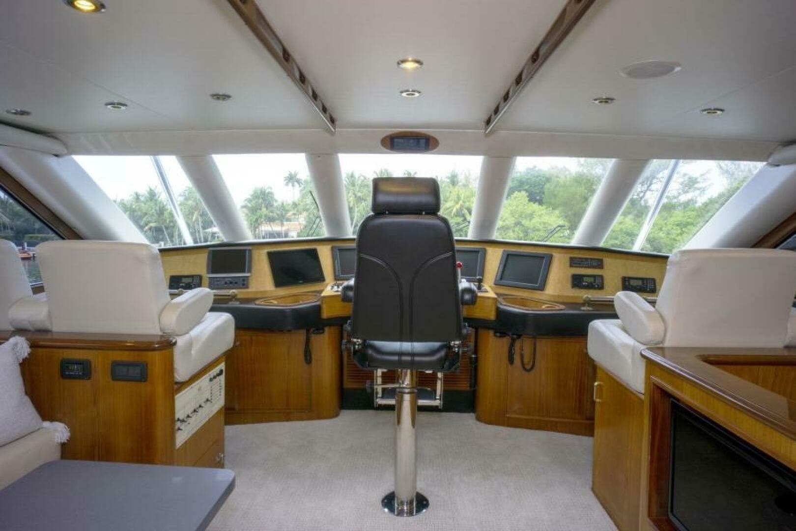 2005 Sea Force IX Enclosed Flybridge - Image 44