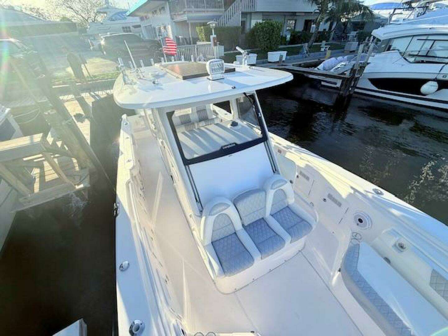 2014 Everglades 355 Center Console - Image 15