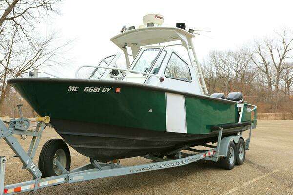 2002 SeaArk 25 V Commander SAMA 365 - Image 1