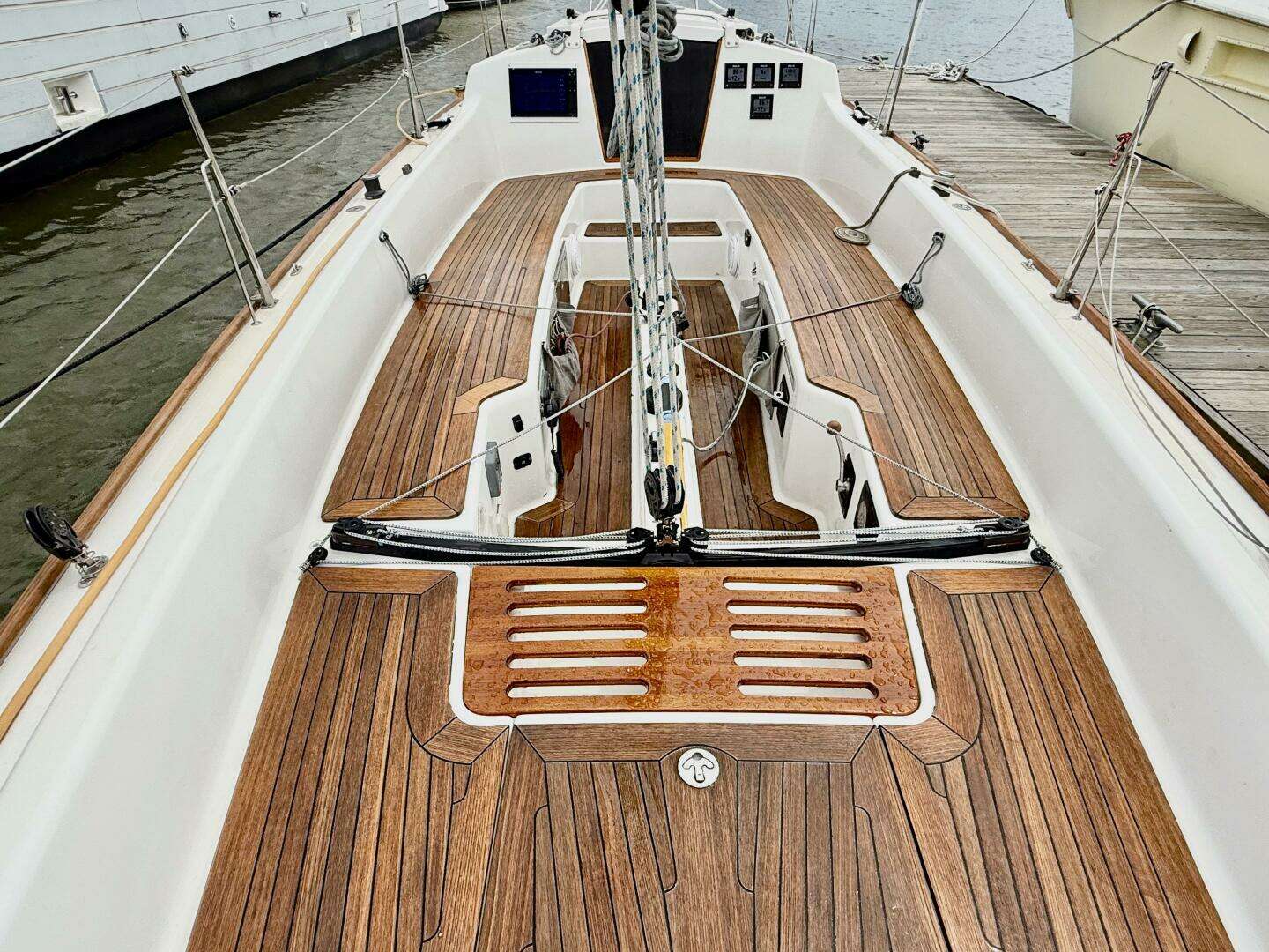 2009 e Sailing Yachts e Sailing Yachts e33 - Image 12