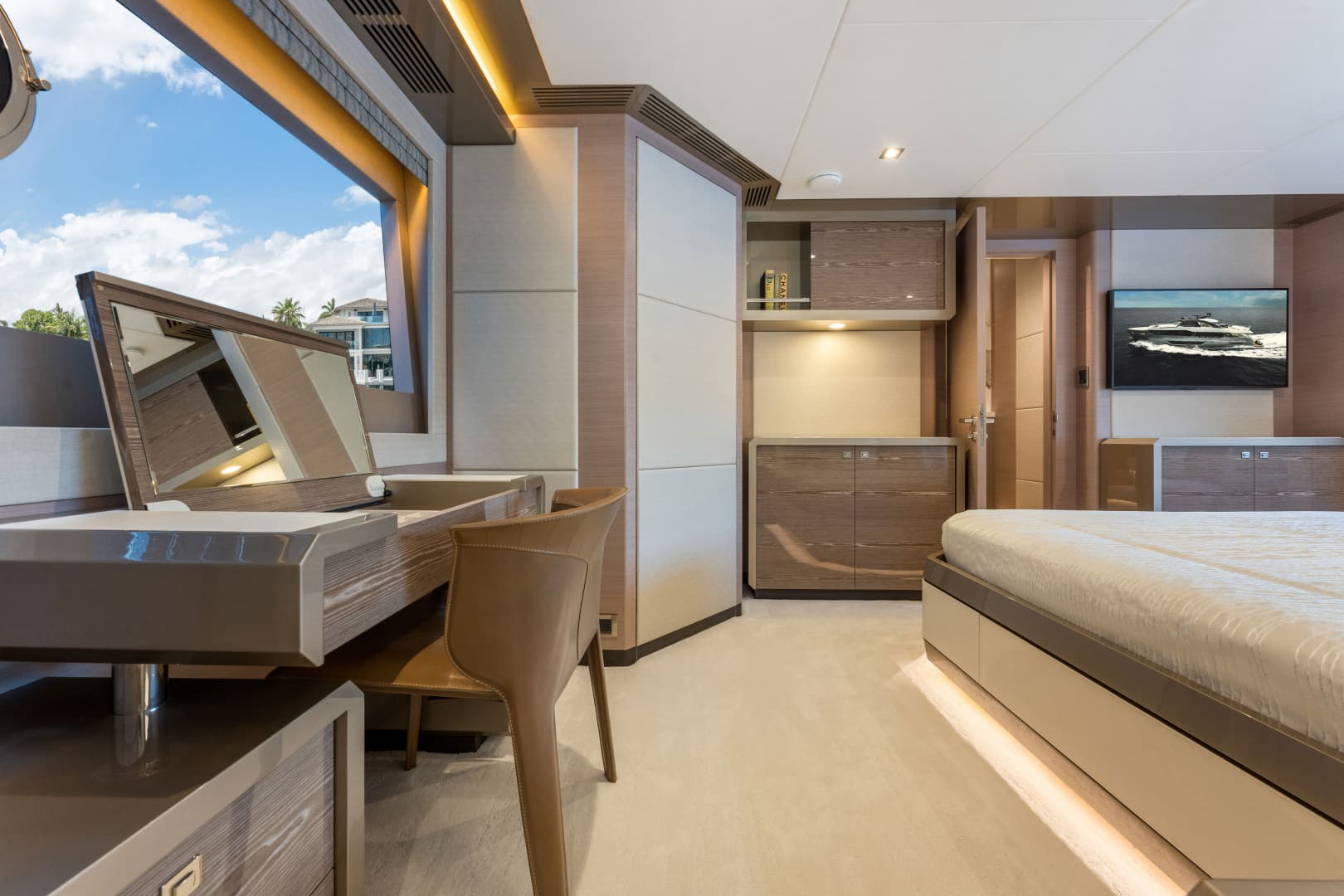 2023 Ocean Alexander 27R - Image 10