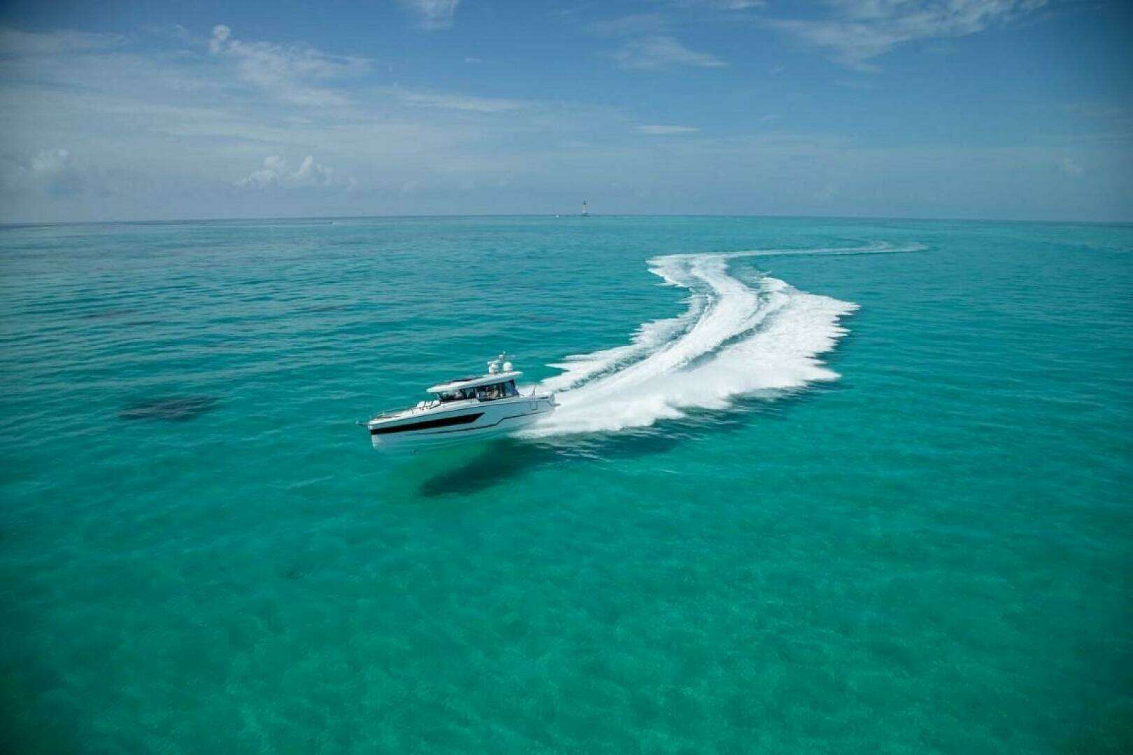 2025 Wellcraft 38 Explorer - Image 6