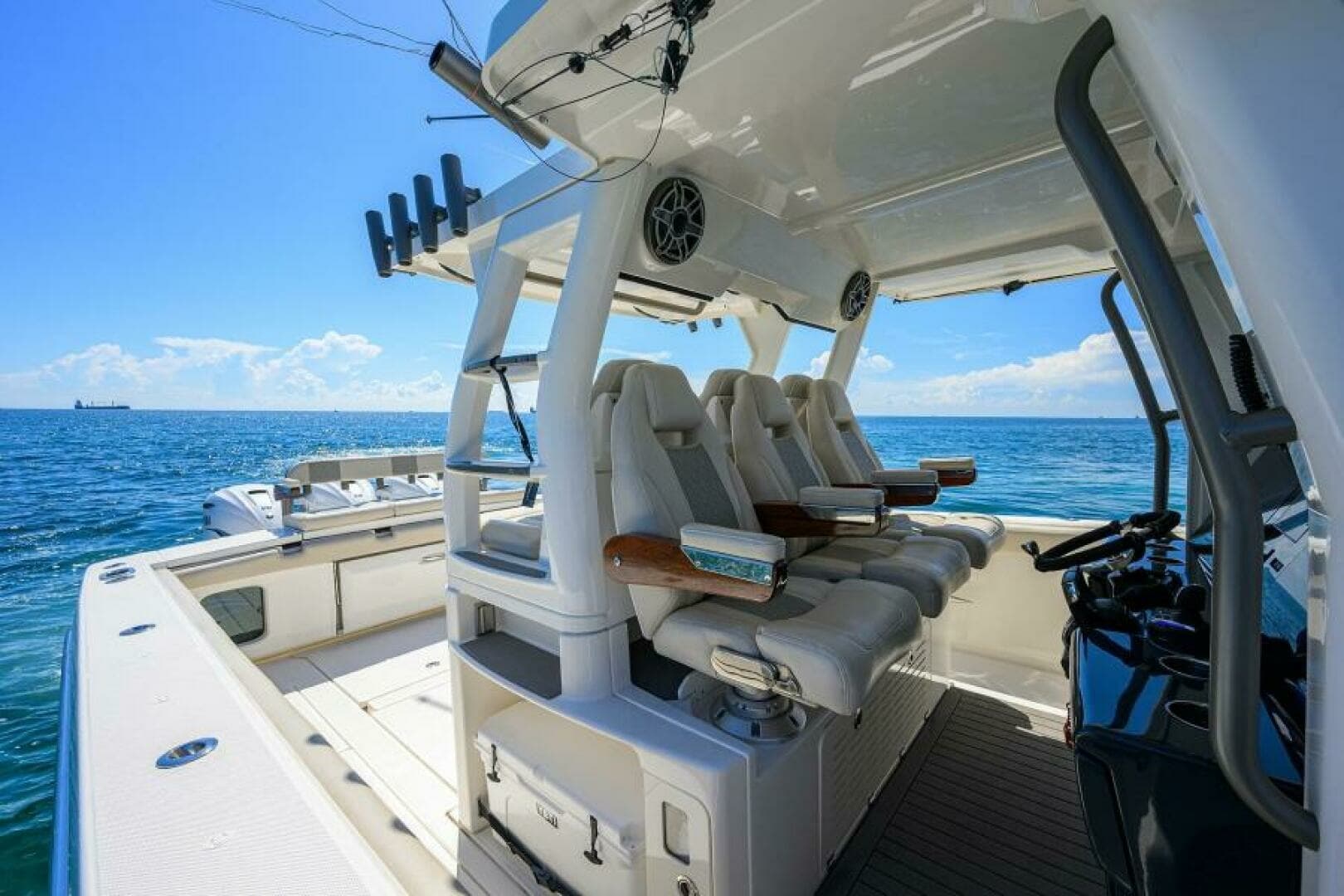 2021 Solace Center Console - Image 22