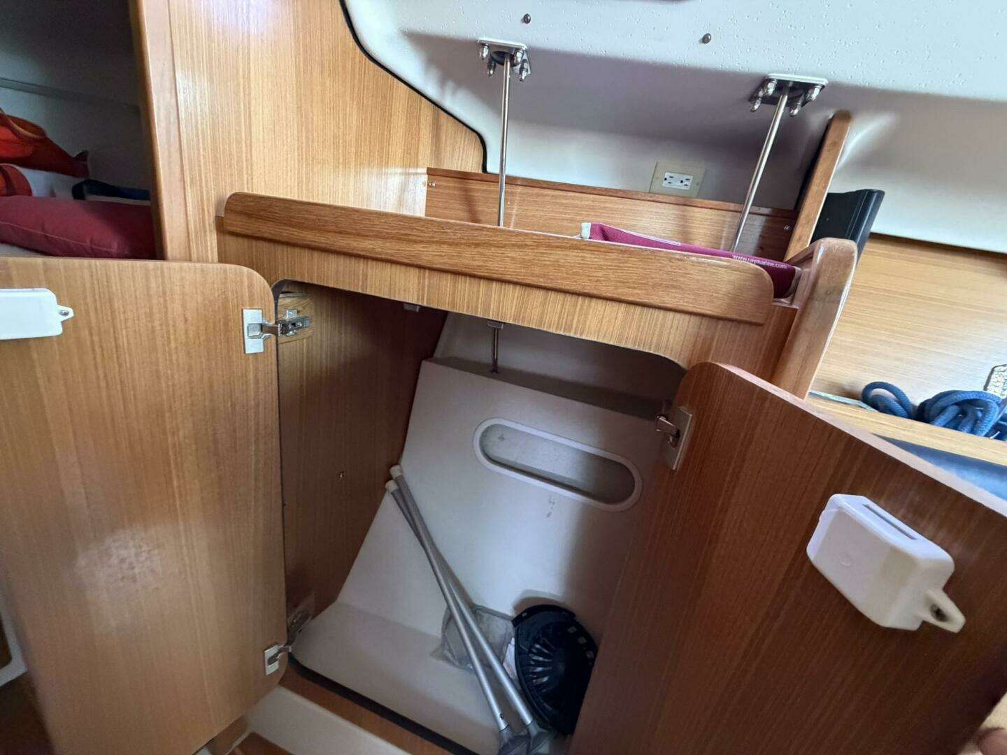 2010 Catalina 309 - Image 36