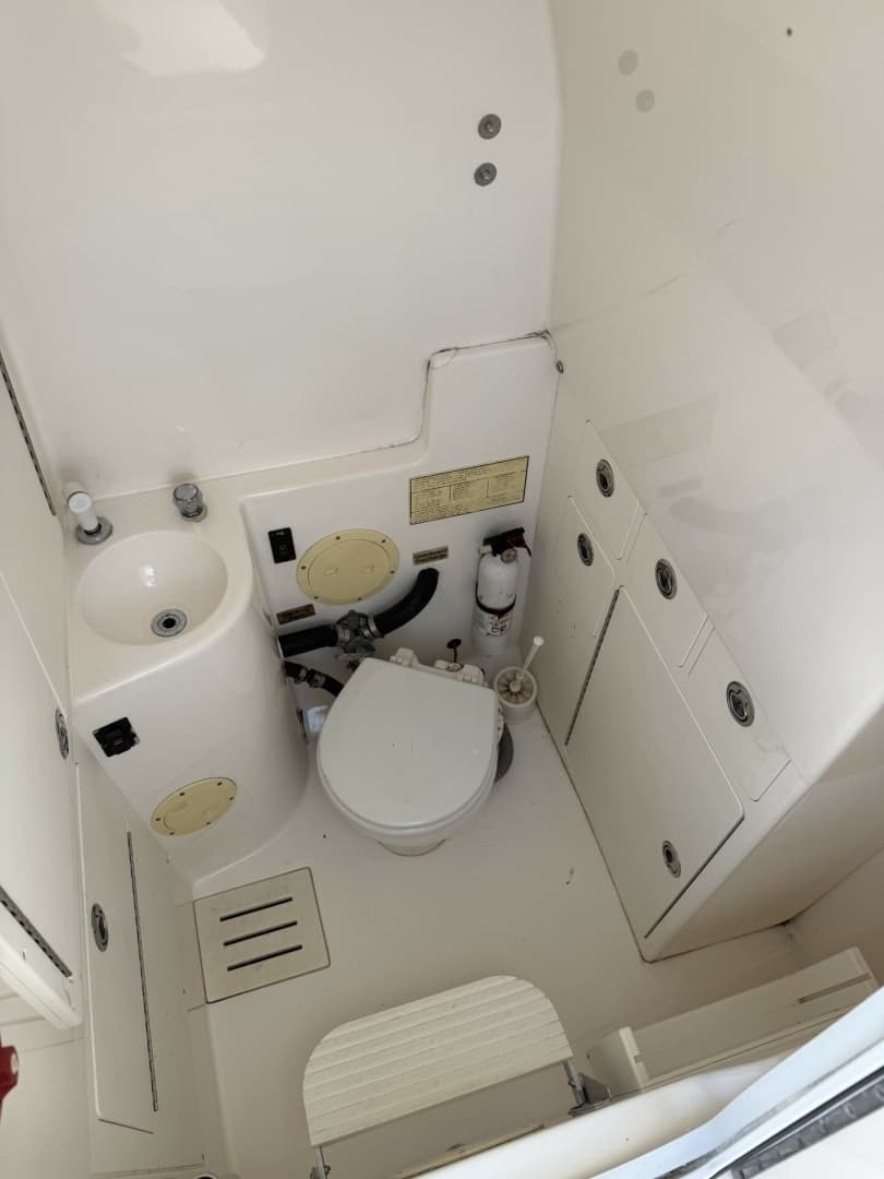 2006 Regulator 32 Center Console - Image 21