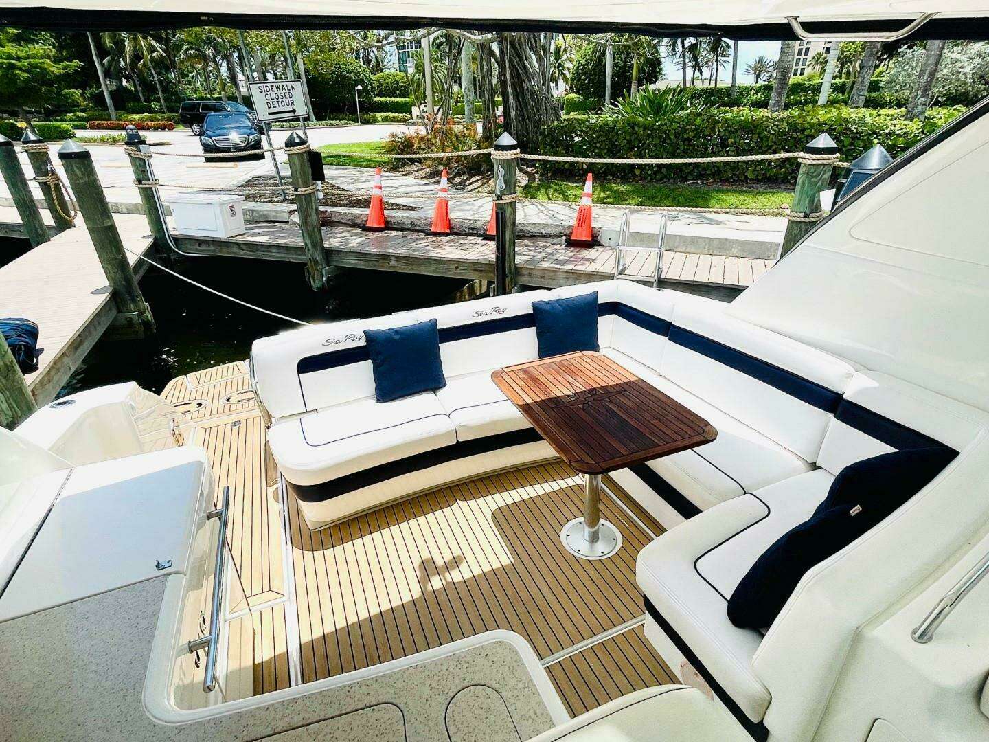 2010 Sea Ray 450 Sundancer - Image 8