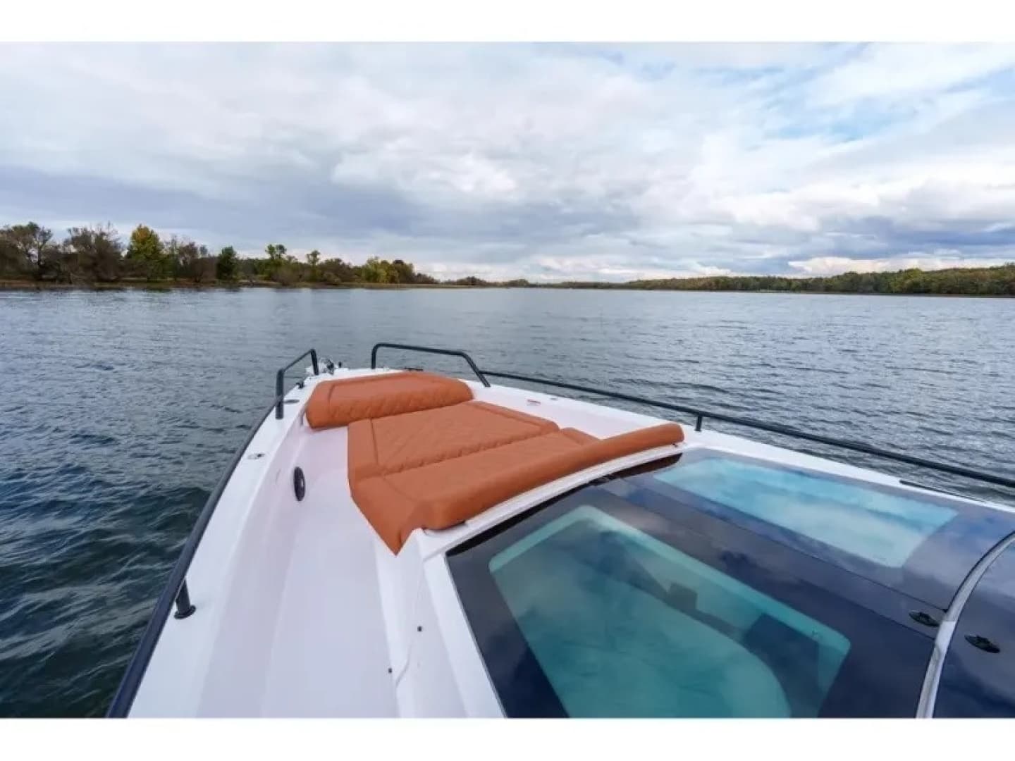 2022 Axopar 37 XC CROSS CABIN - Image 34