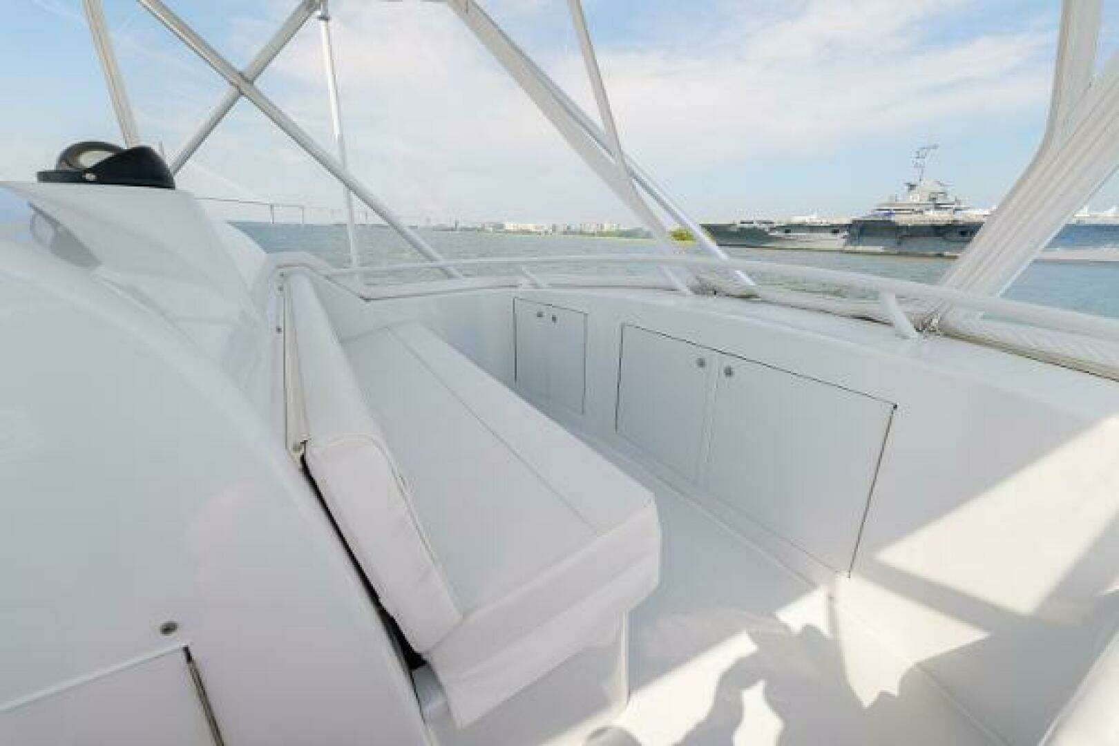 2002 Hatteras 50 Convertible - Image 10