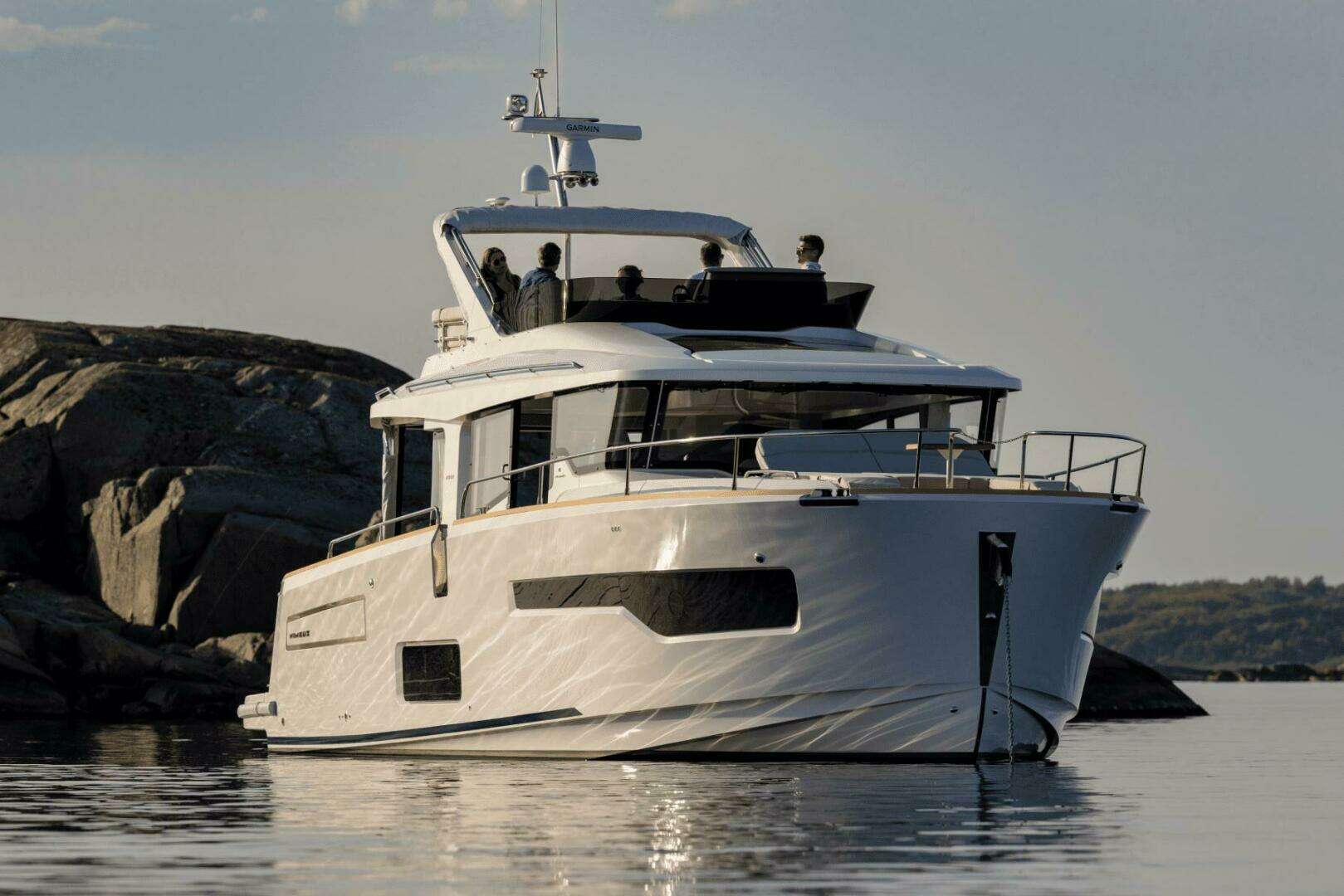 2025 Nimbus 495 Flybridge - Image 2