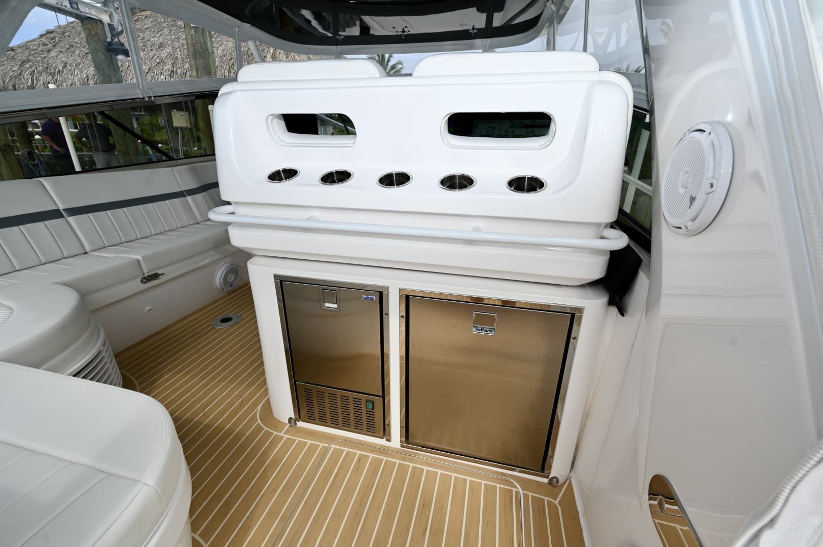 2019 Intrepid 475 Sport Yacht - Image 8