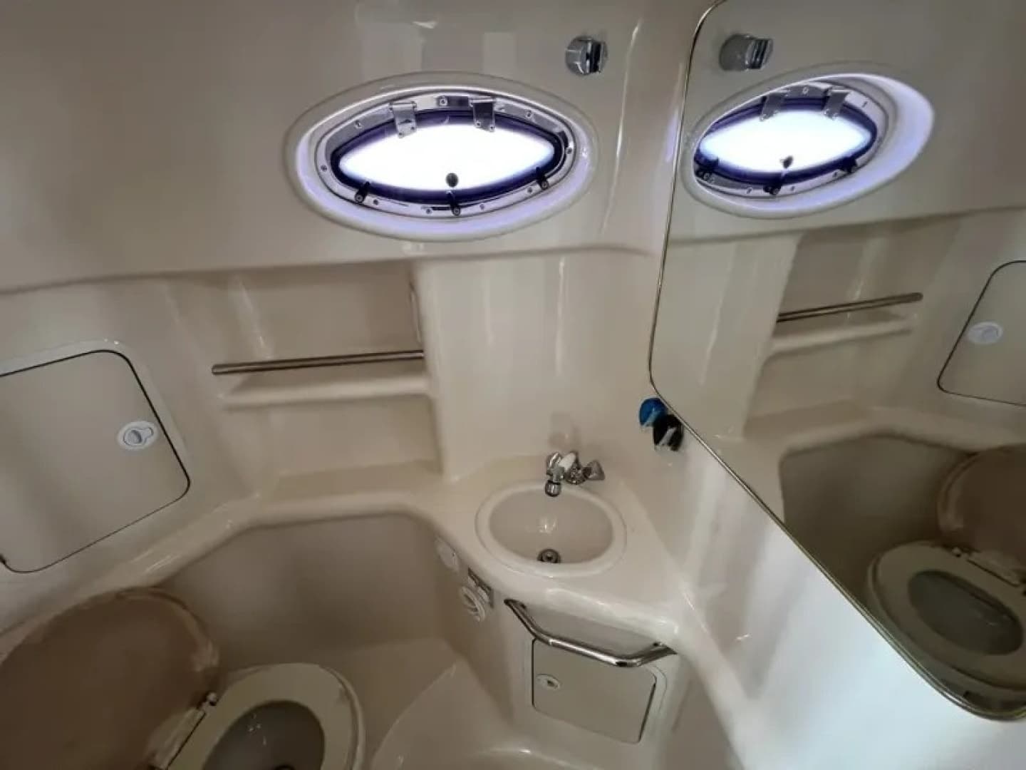 1999 Sea Ray SUNDANCER 310 - Image 30