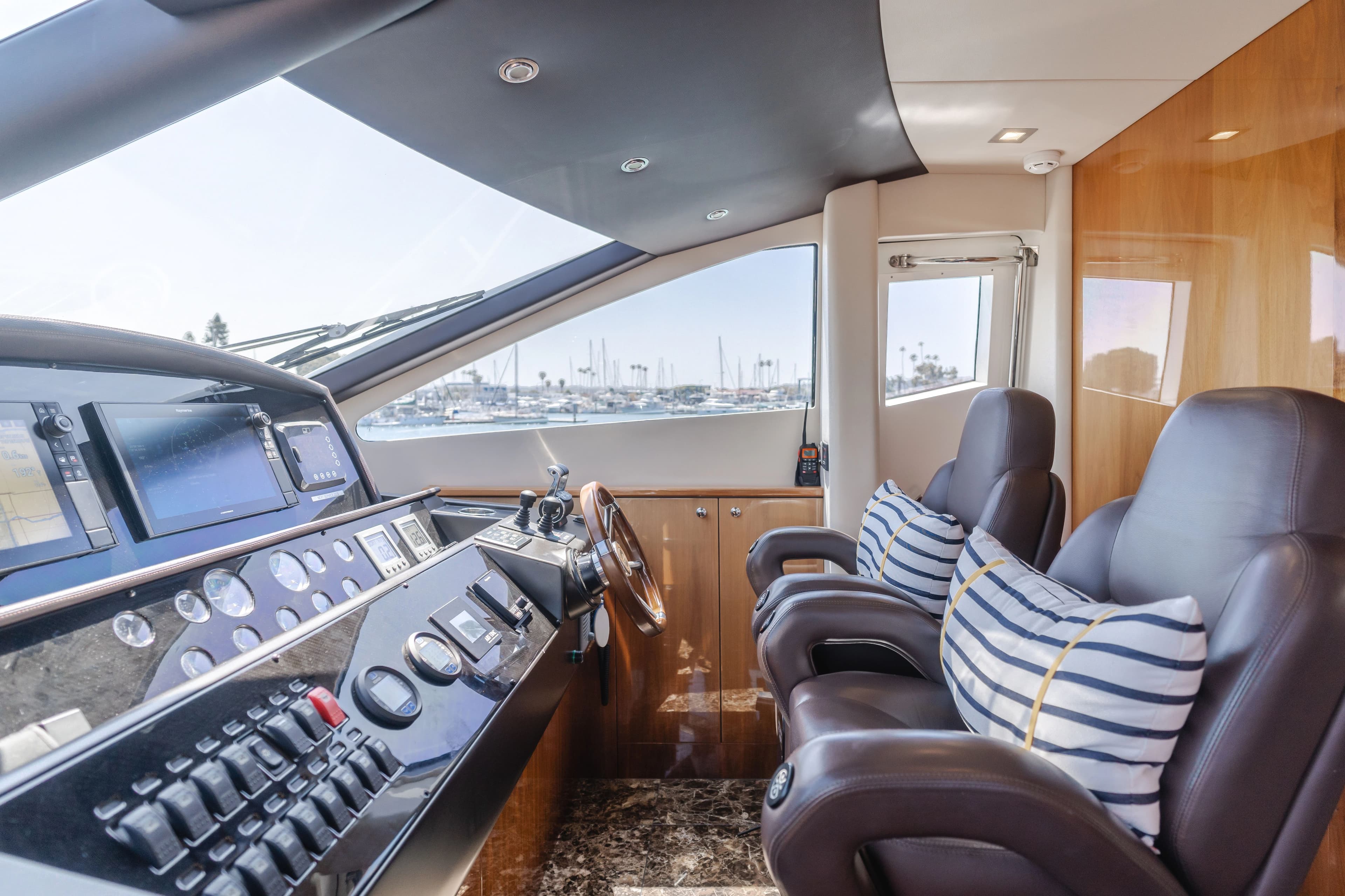 2011 Sunseeker 88 Yacht - 60