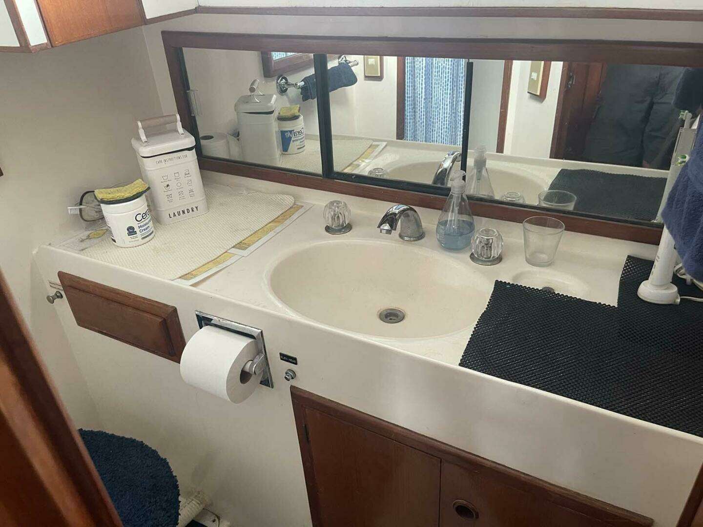 1985 DeFever 40 Offshore Cruiser - Image 25
