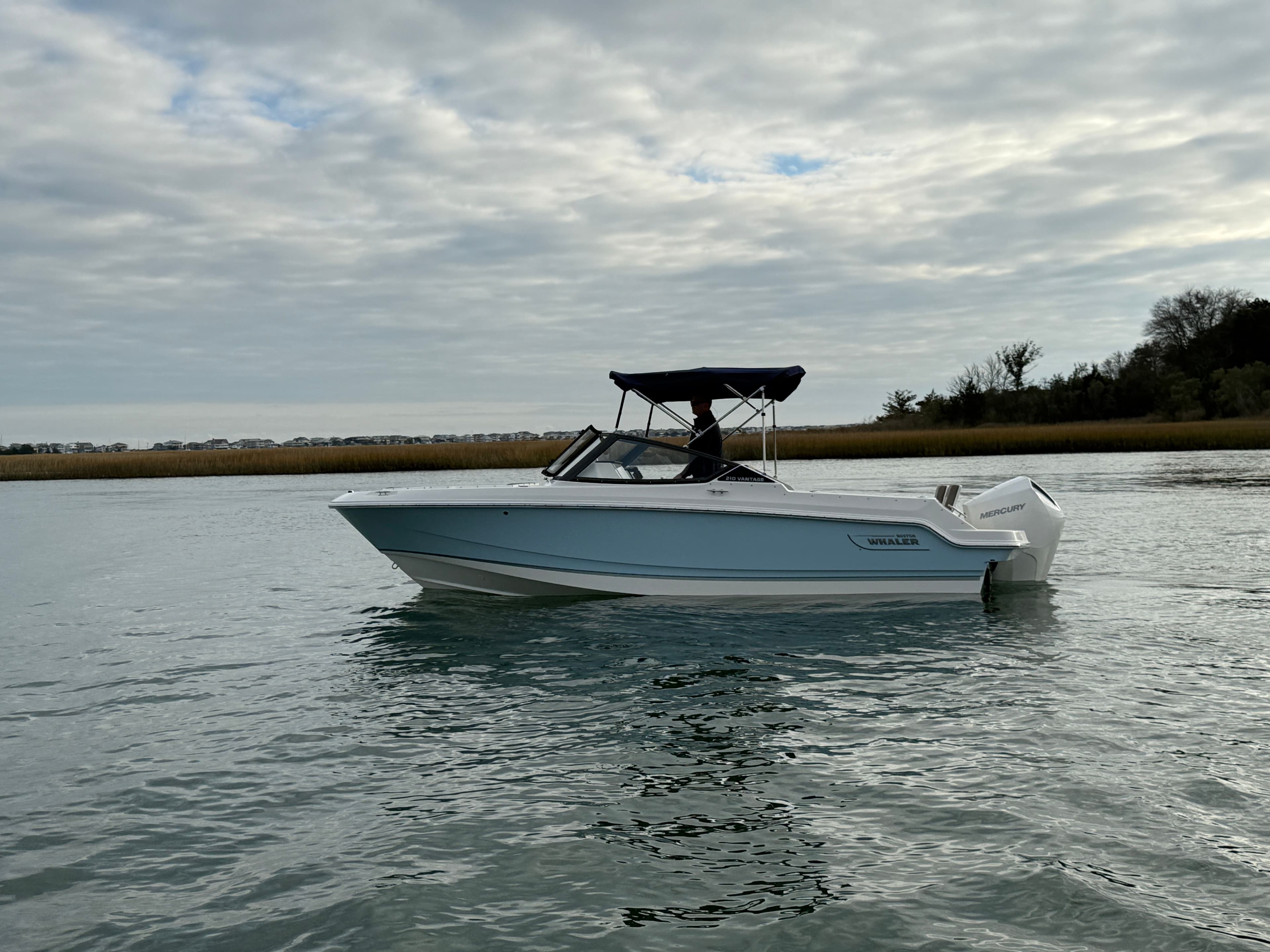 2026 Boston Whaler 210 Vantage - 2